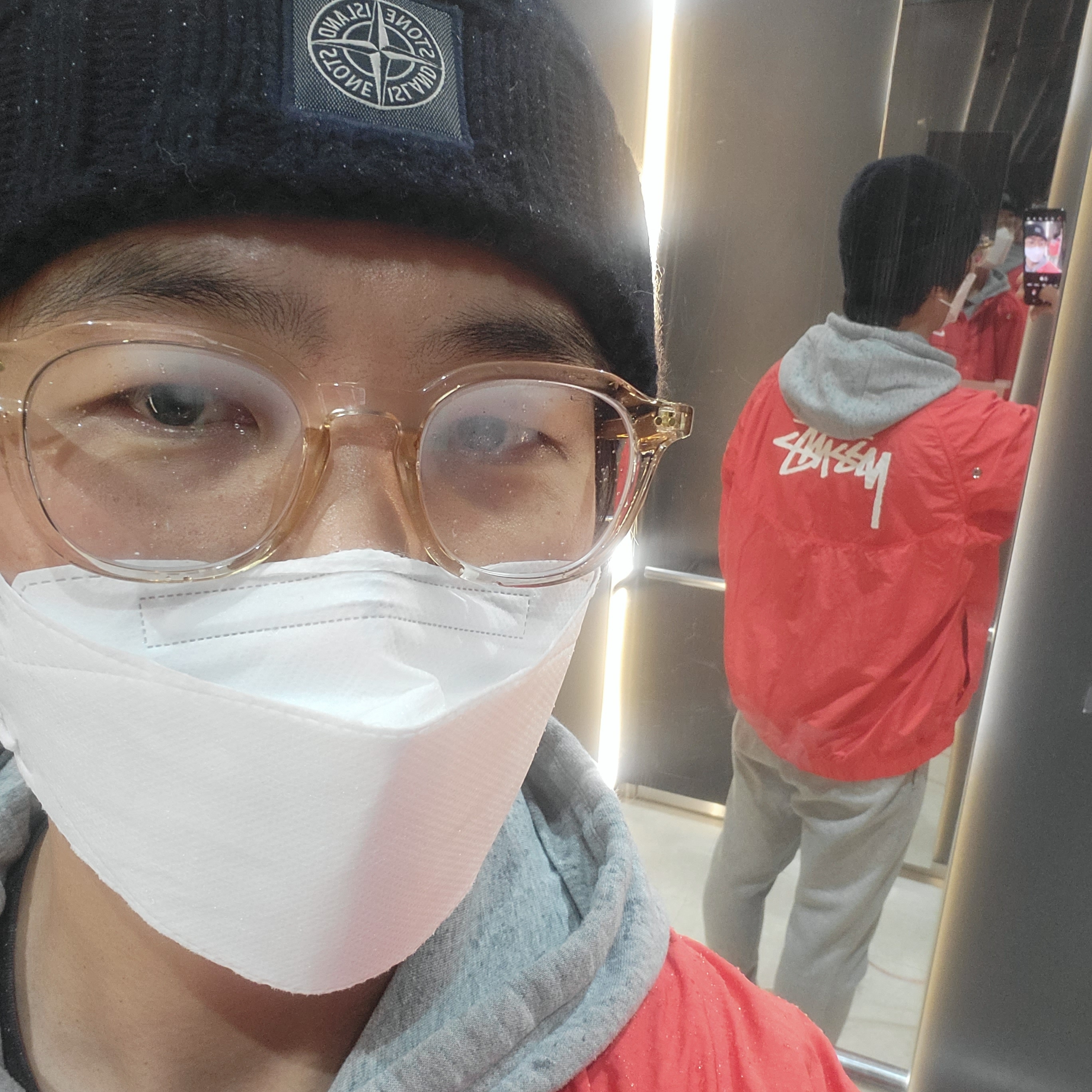 Nike x Stussy Windrunner Jacket Habanero Red, Nike x Sacai x Clot LDWaffle Orange Blaze 착용 스타일 - 1