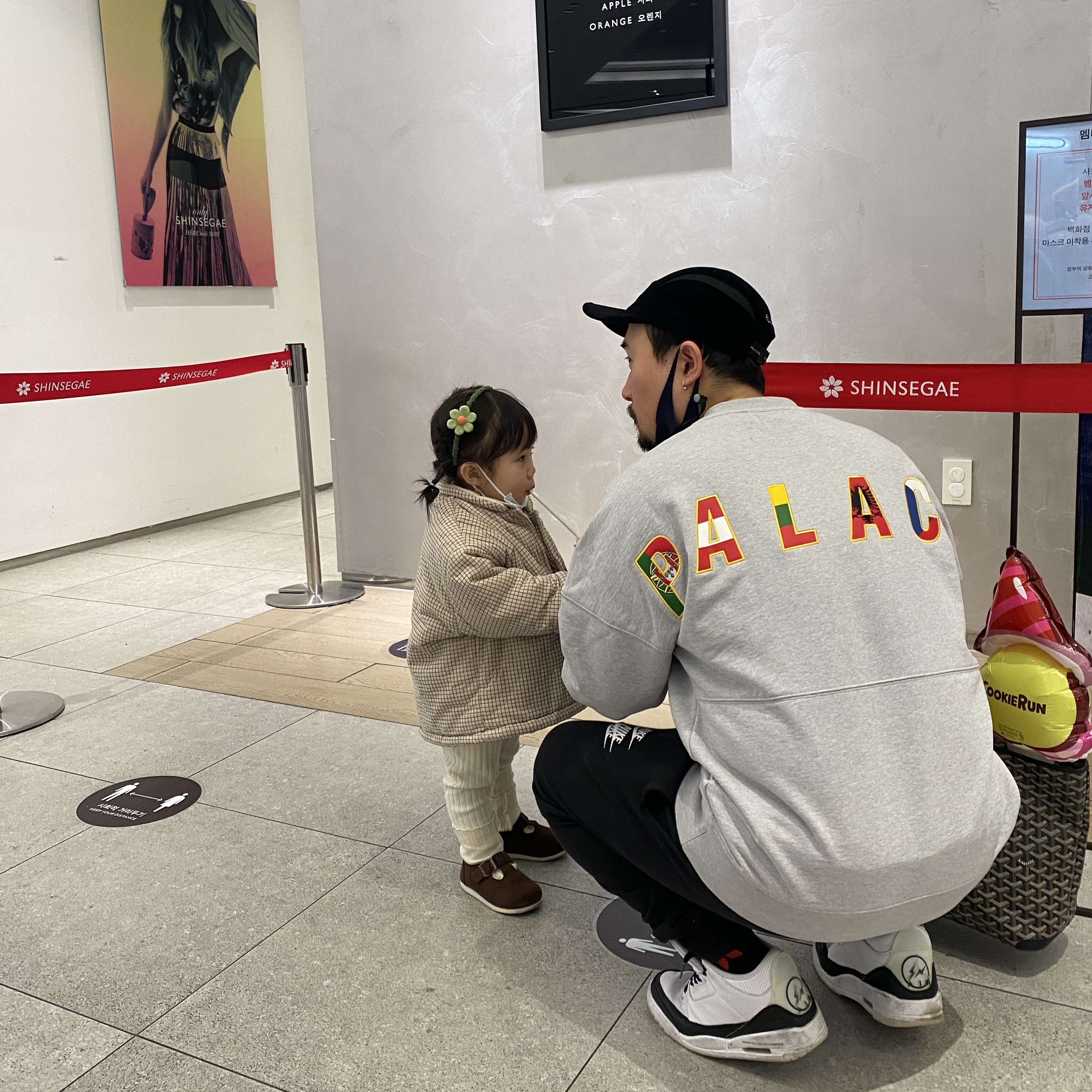 Palace EU-Don Crew Grey Marl - 21FW, Palace Tri-Cool Cord Runner Black - 21FW 착용 스타일