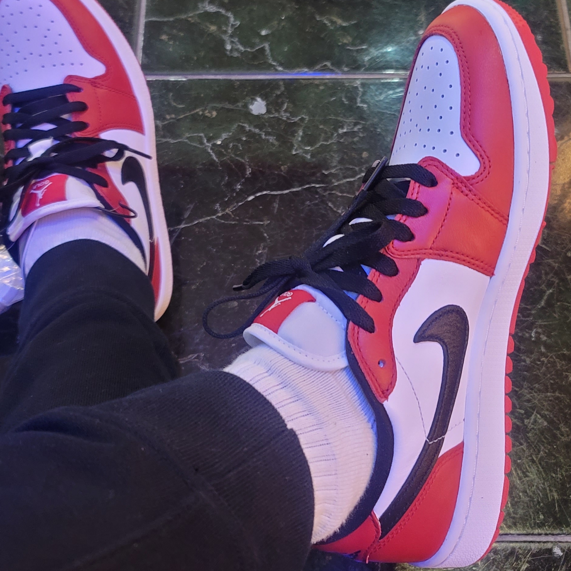 Jordan 1 Low Golf Chicago 착용 스타일 - 2