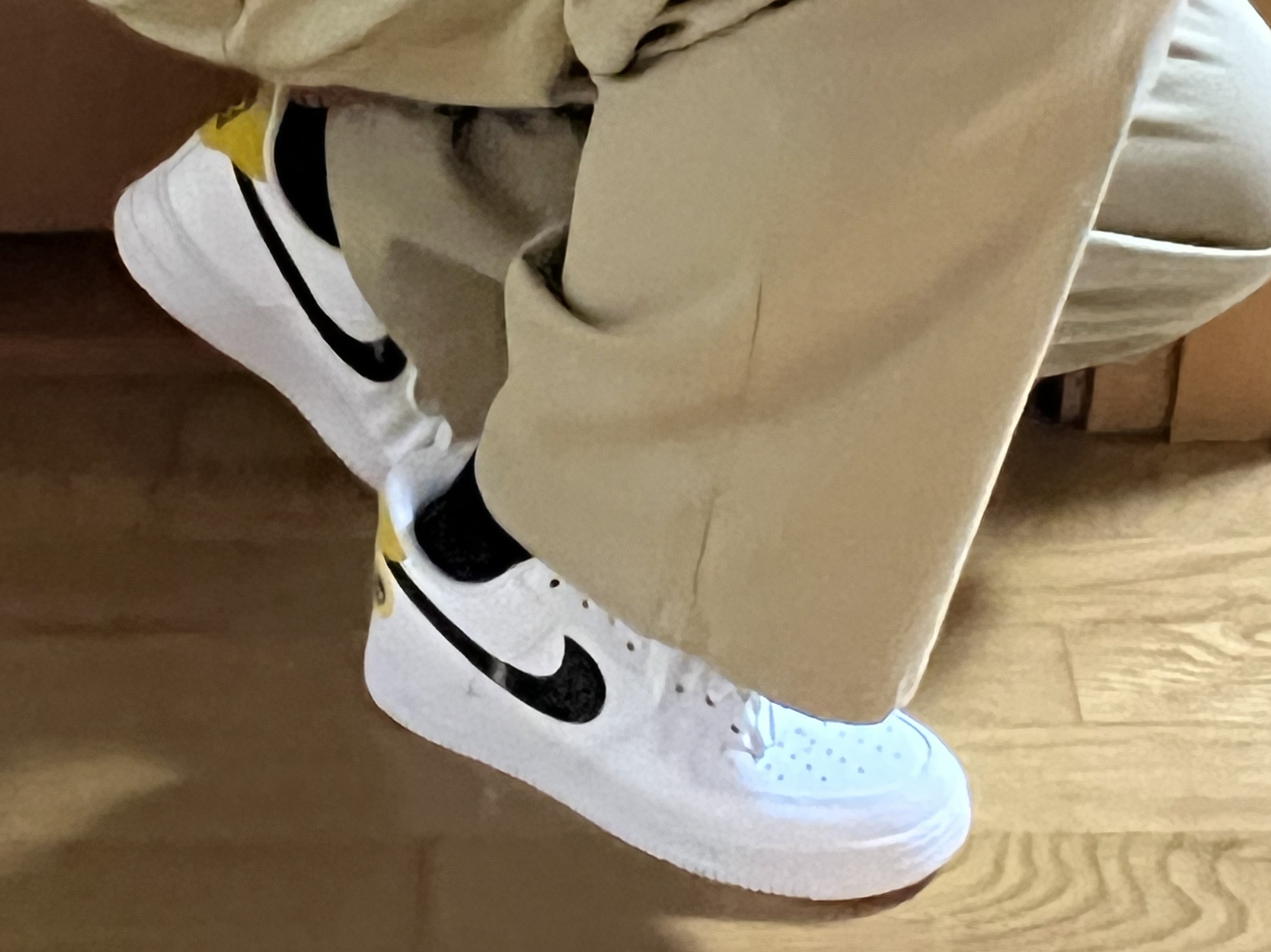 Nike Air Force 1 '07 LV8 2 Have a Nike Day 착용 스타일 - 3