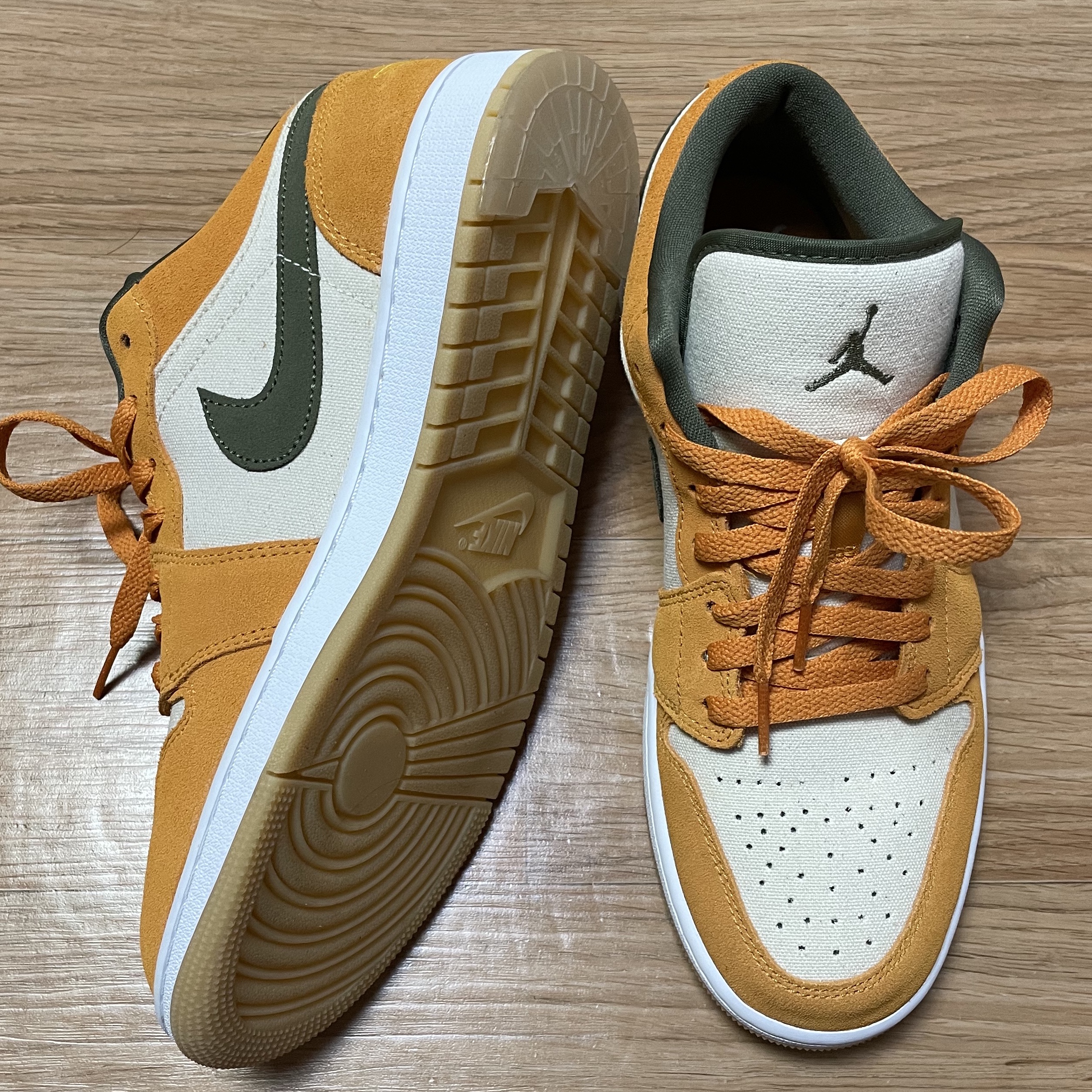 Jordan 1 Low SE Light Curry 착용 스타일 - 2