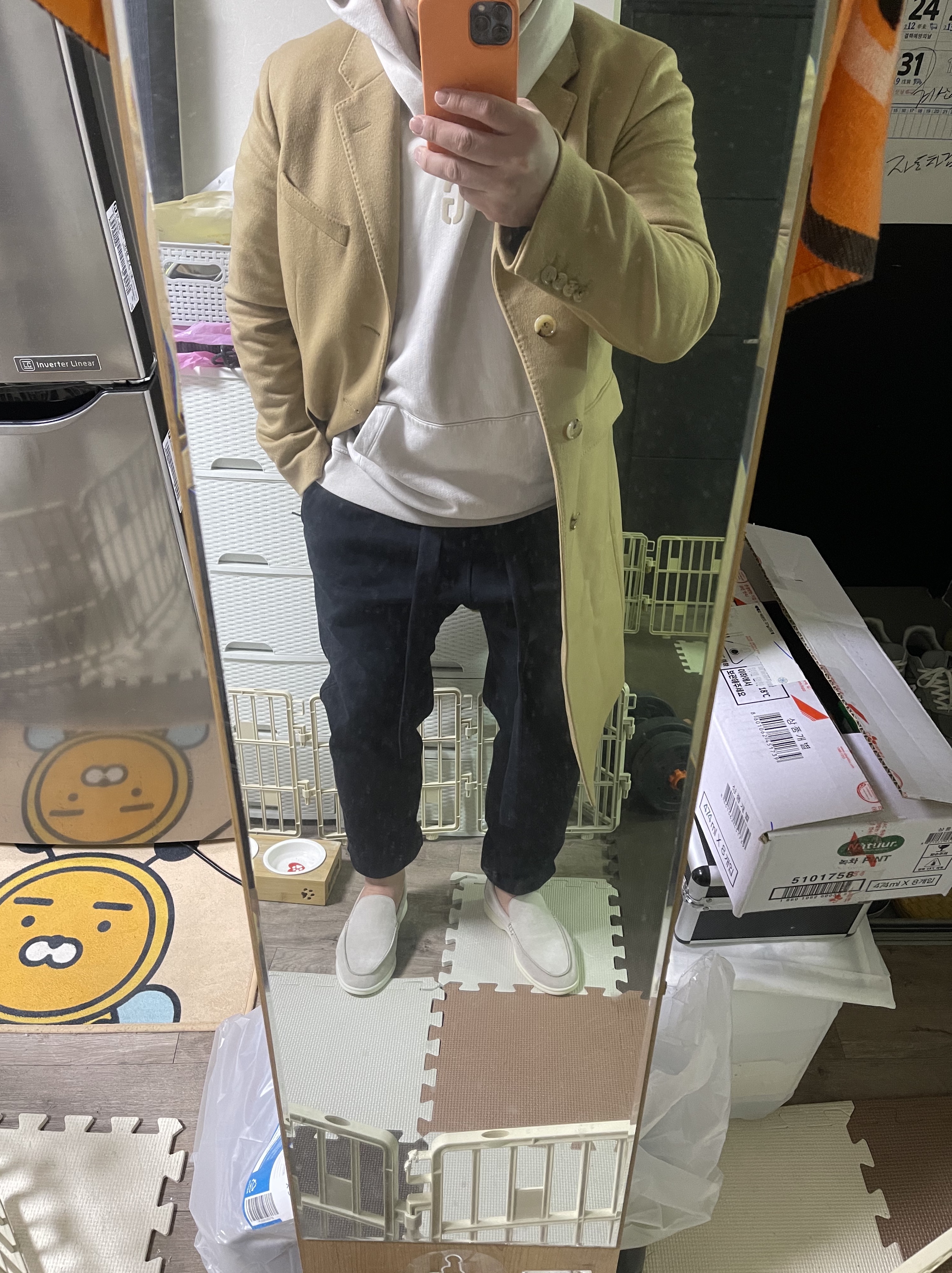 Fear of God FG Hoodie Vintage Paris Sky, Loro Piana Summer Walk Suede Calfskin Classic Beige 착용 스타일