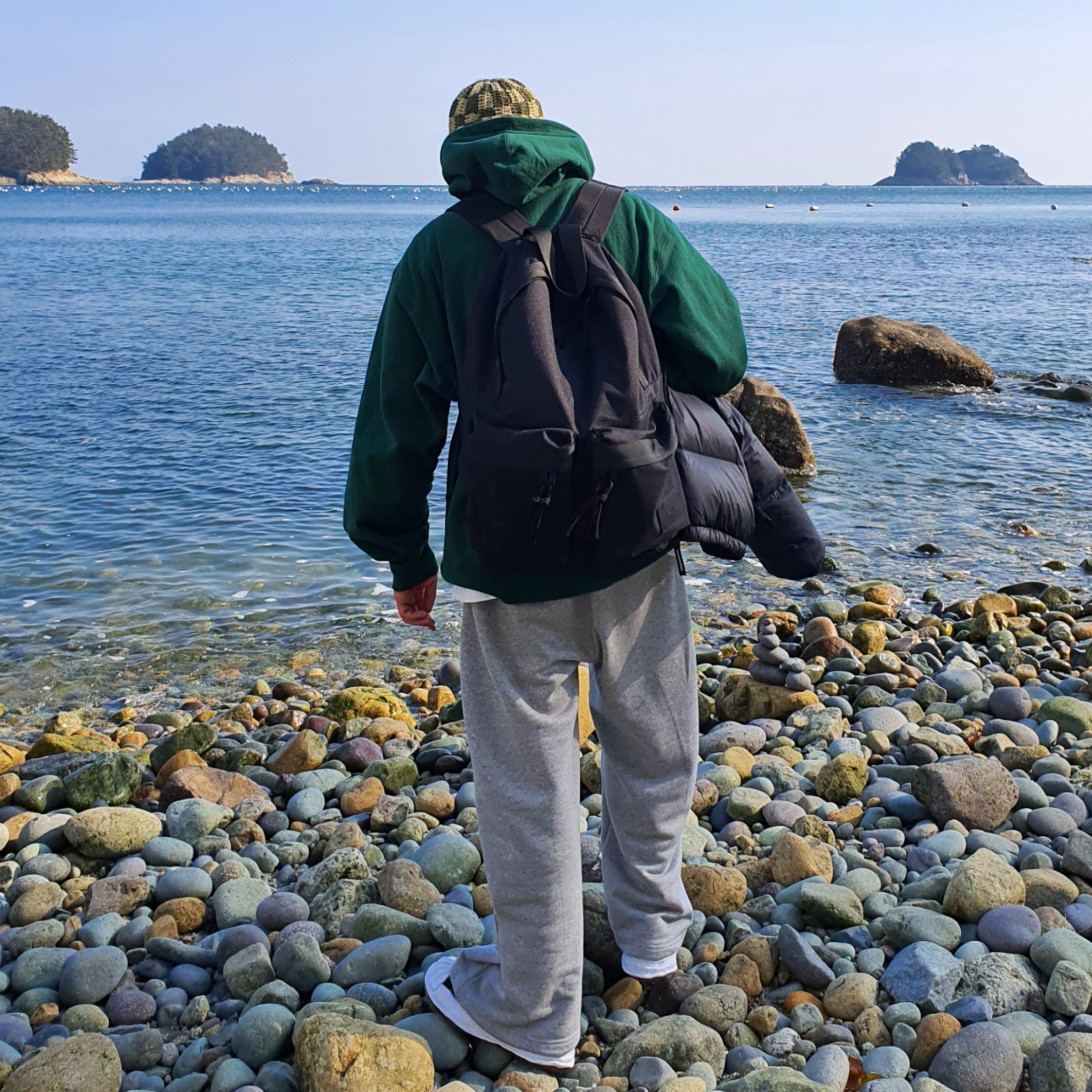Stussy Crochet Checker Beanie Olive, Supreme Pearl Logo Hooded Sweatshirt Dark Green - 21FW 착용 스타일