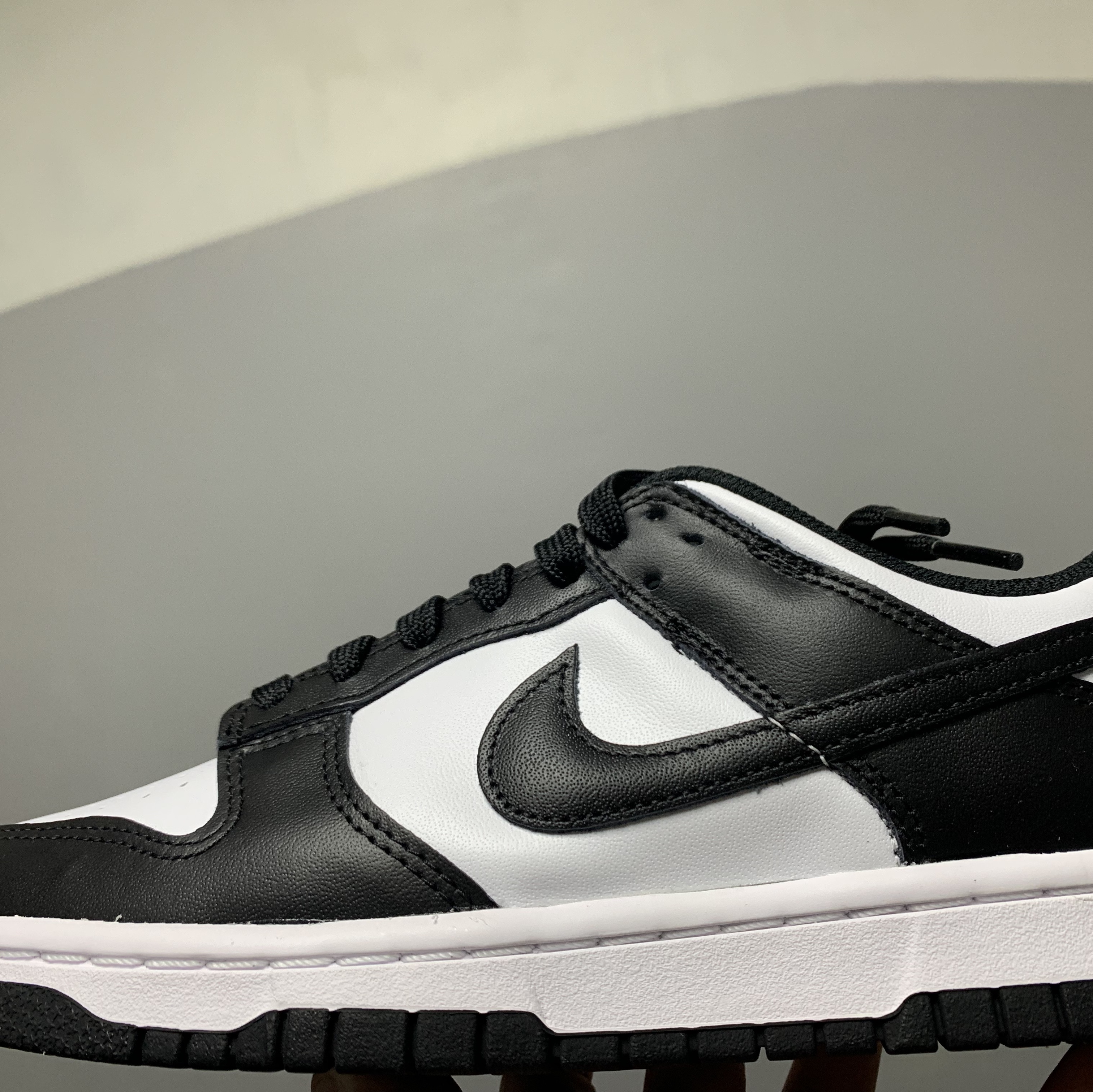 (W) Nike Dunk Low Black 착용 스타일 - 2