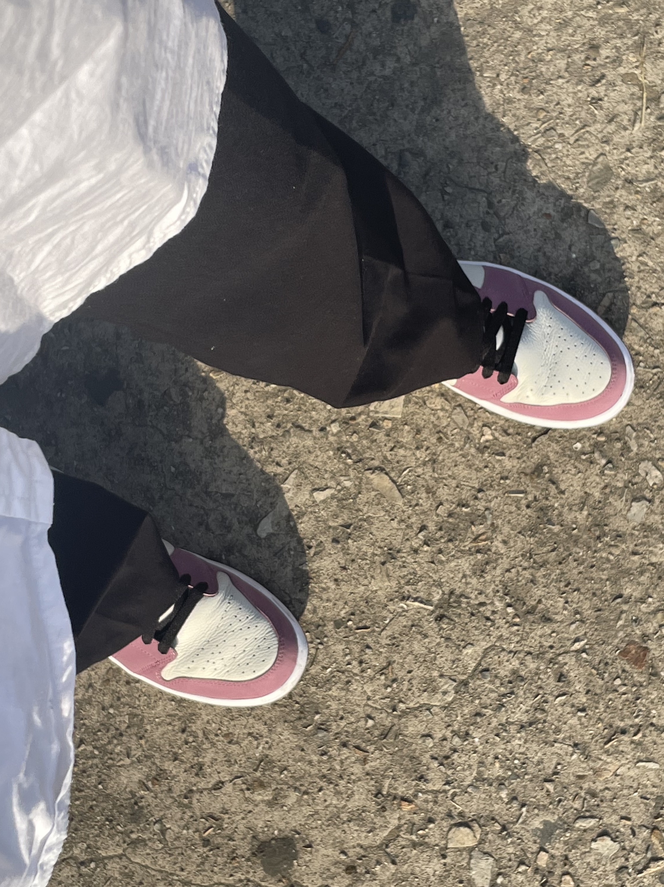 (W) Jordan 1 Mid SE Light Mulberry 착용 스타일 - 1