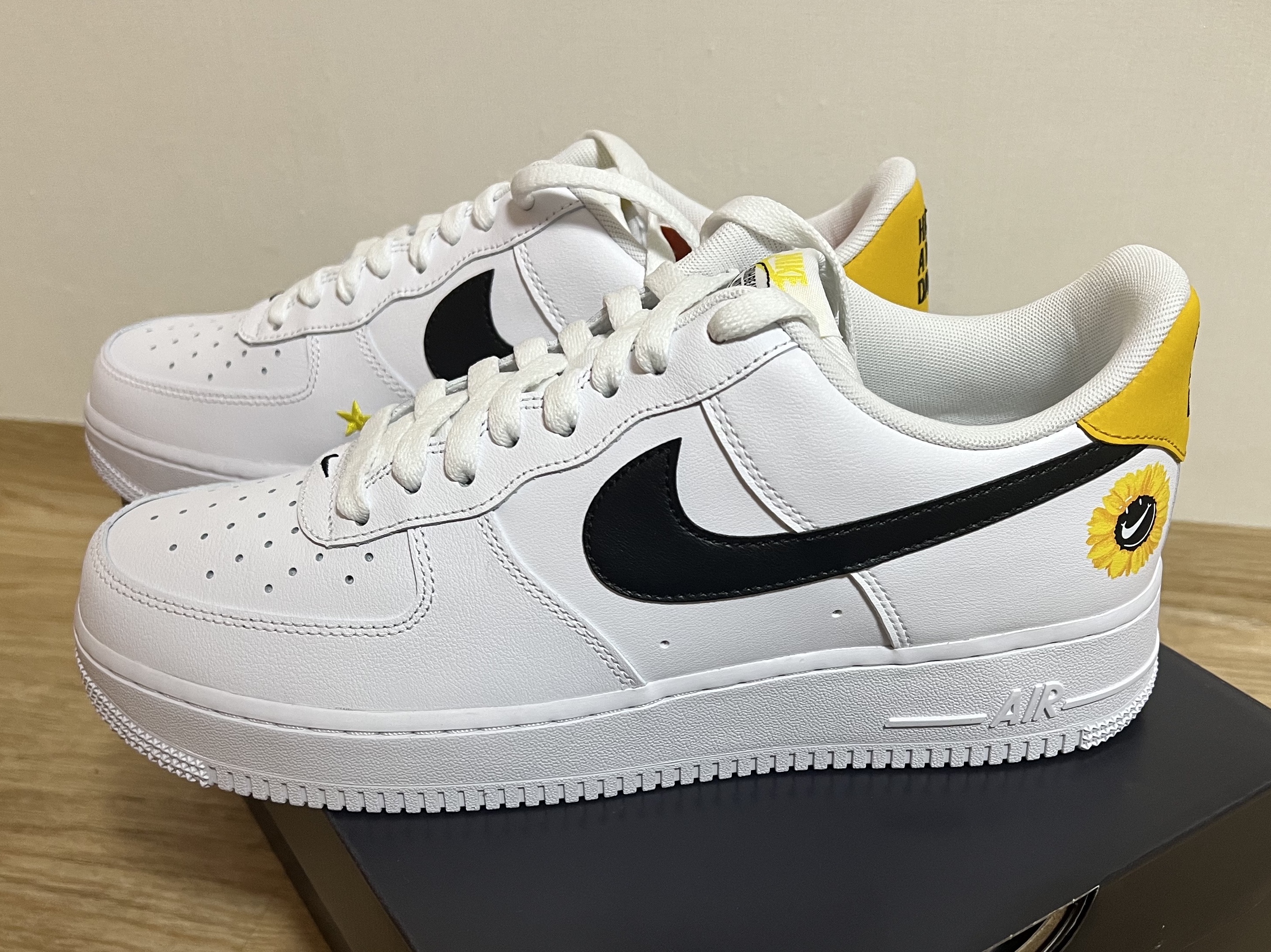 Nike Air Force 1 '07 LV8 2 Have a Nike Day 착용 스타일 - 2