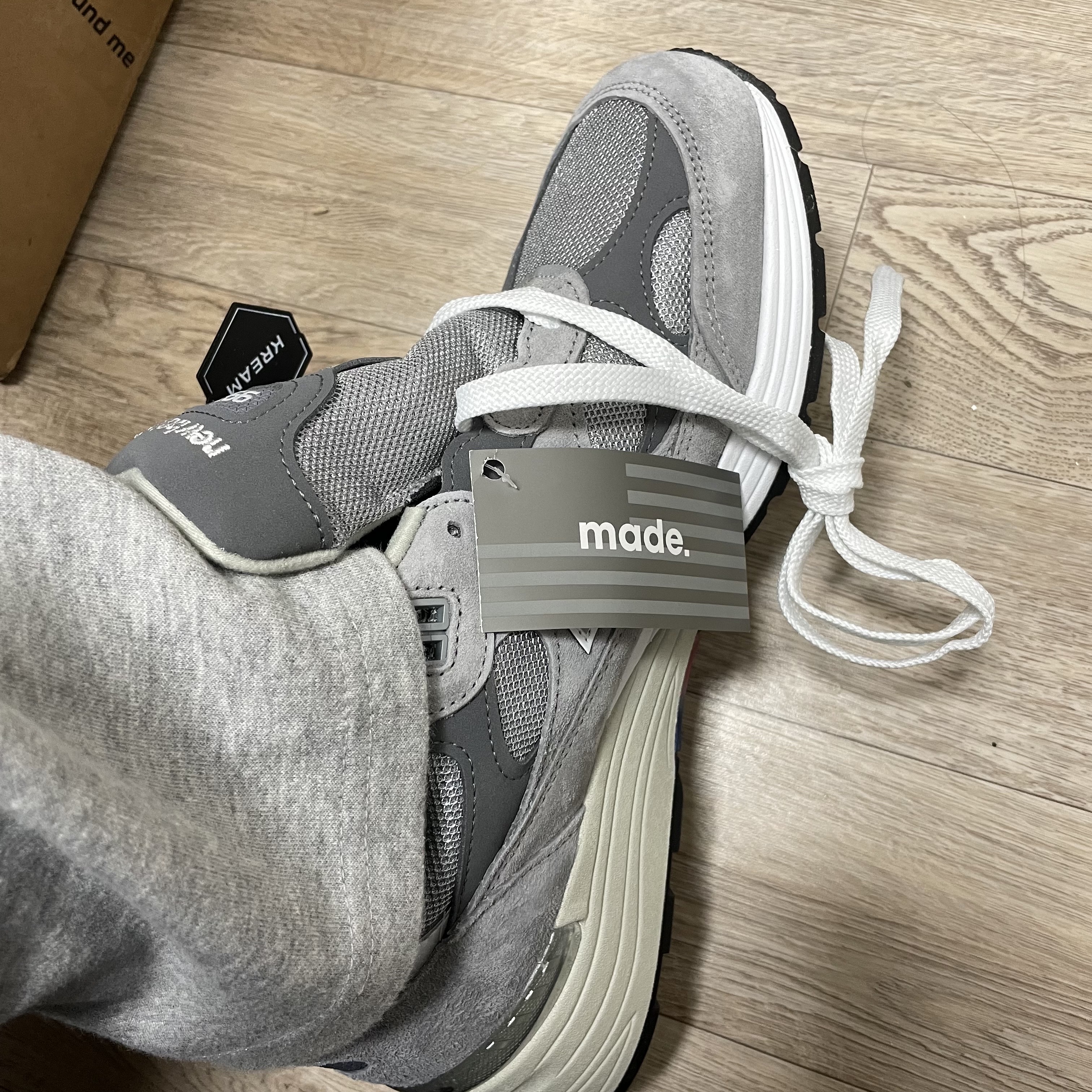 New Balance 992 Made in USA Grey - D Standard 착용 스타일