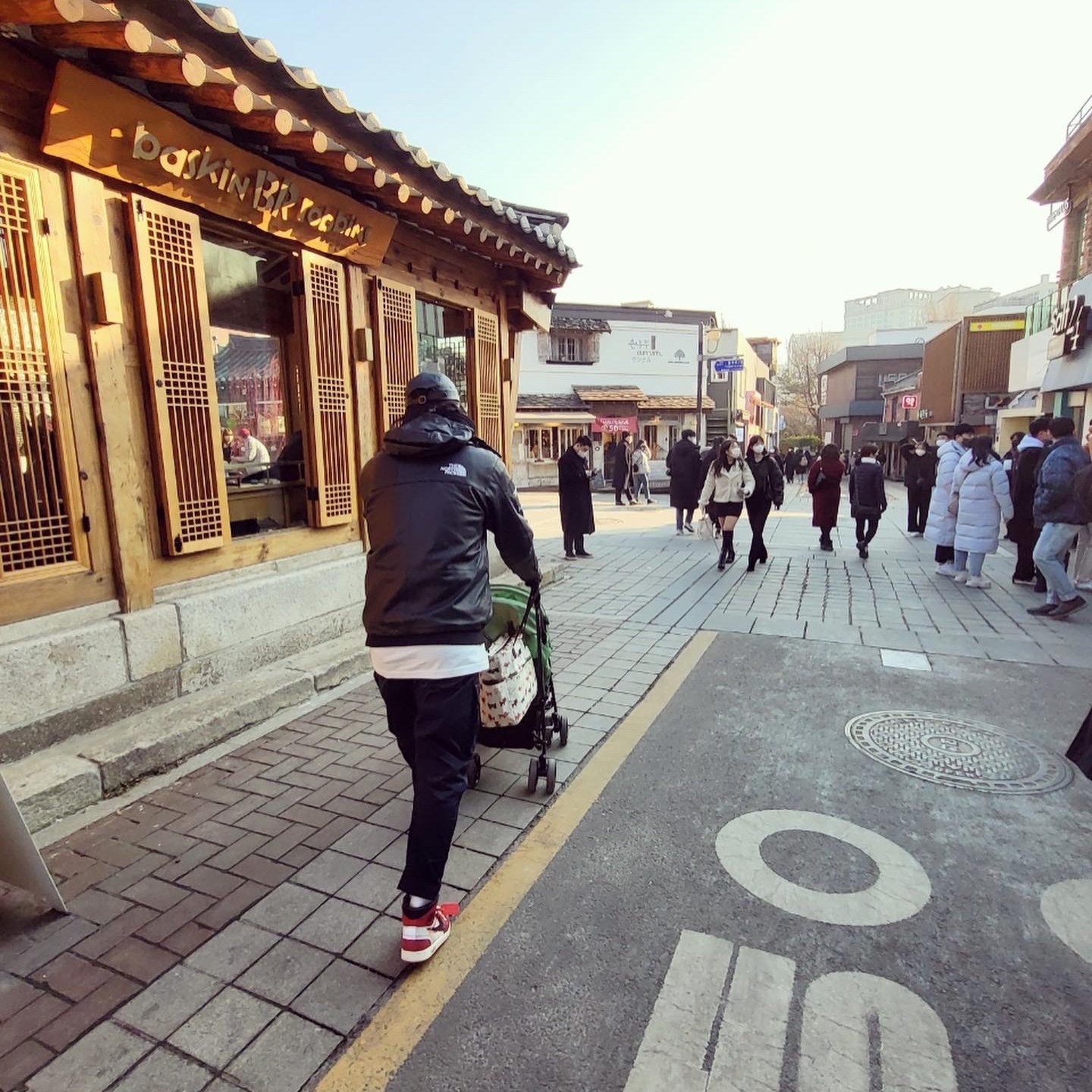 Supreme x The North Face Leather Mountain Parka Black - 18FW, Supreme Leather Camp Cap Black - 21SS 착용 스타일 - 4