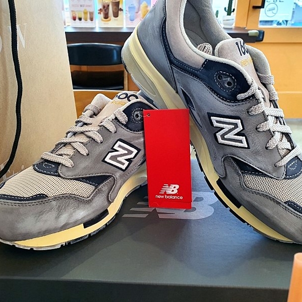 New Balance 1600 Premium Vintage Grey 착용 스타일 - 1