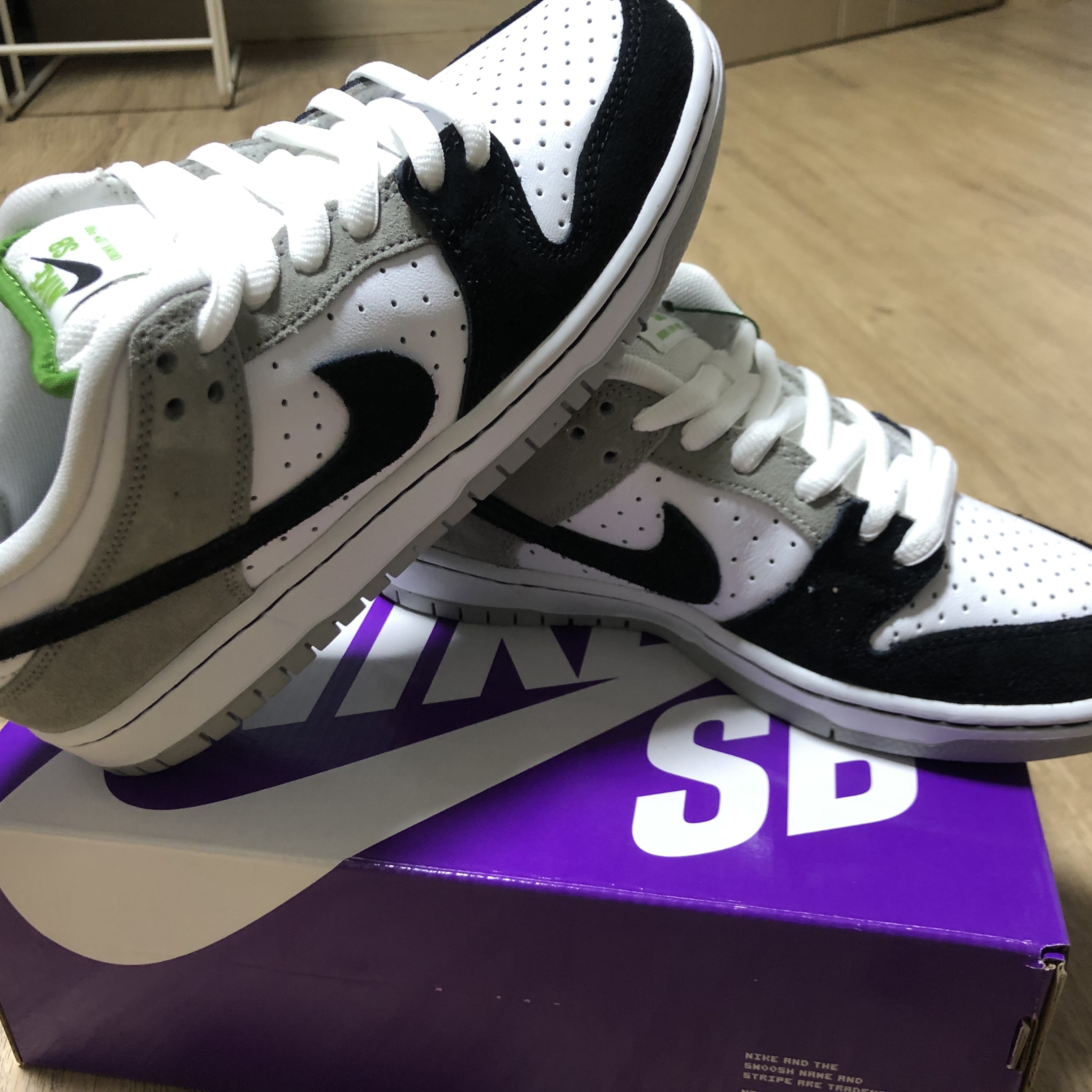Nike SB Dunk Low Pro Chlorophyll 착용 스타일 - 1