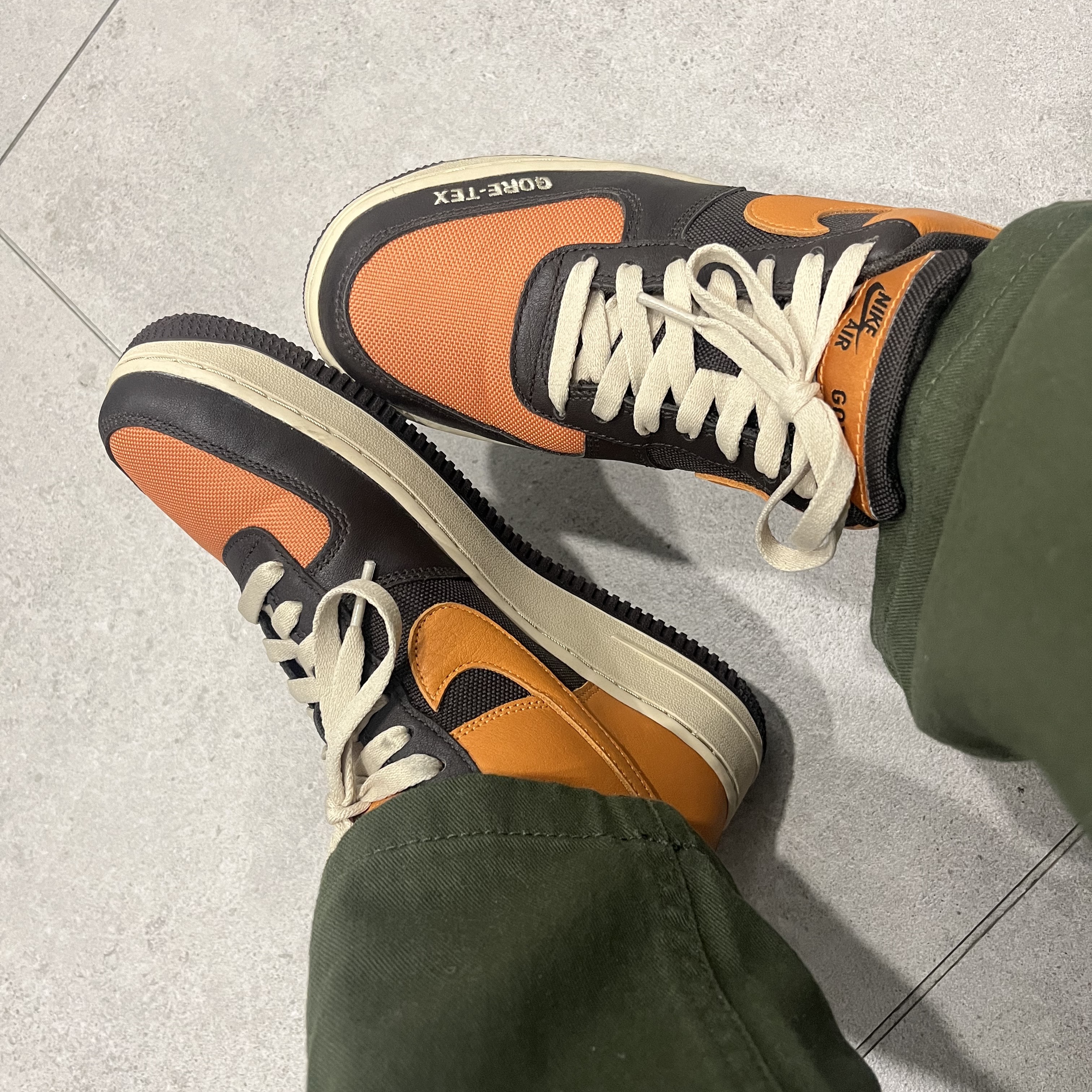 Nike Air Force 1 Low Gore-Tex Brown Curry 착용 스타일