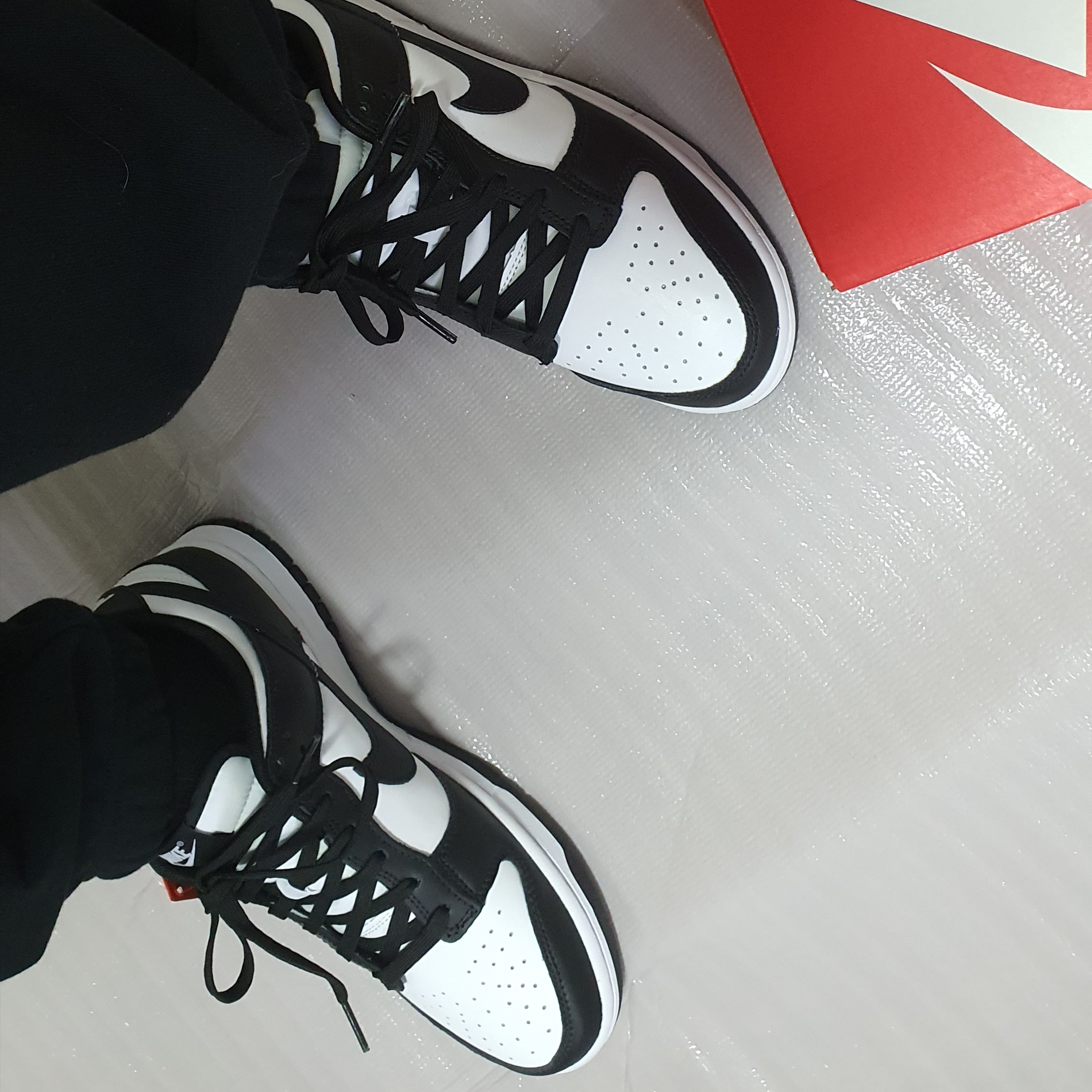 Nike Dunk Low Retro Black 착용 스타일