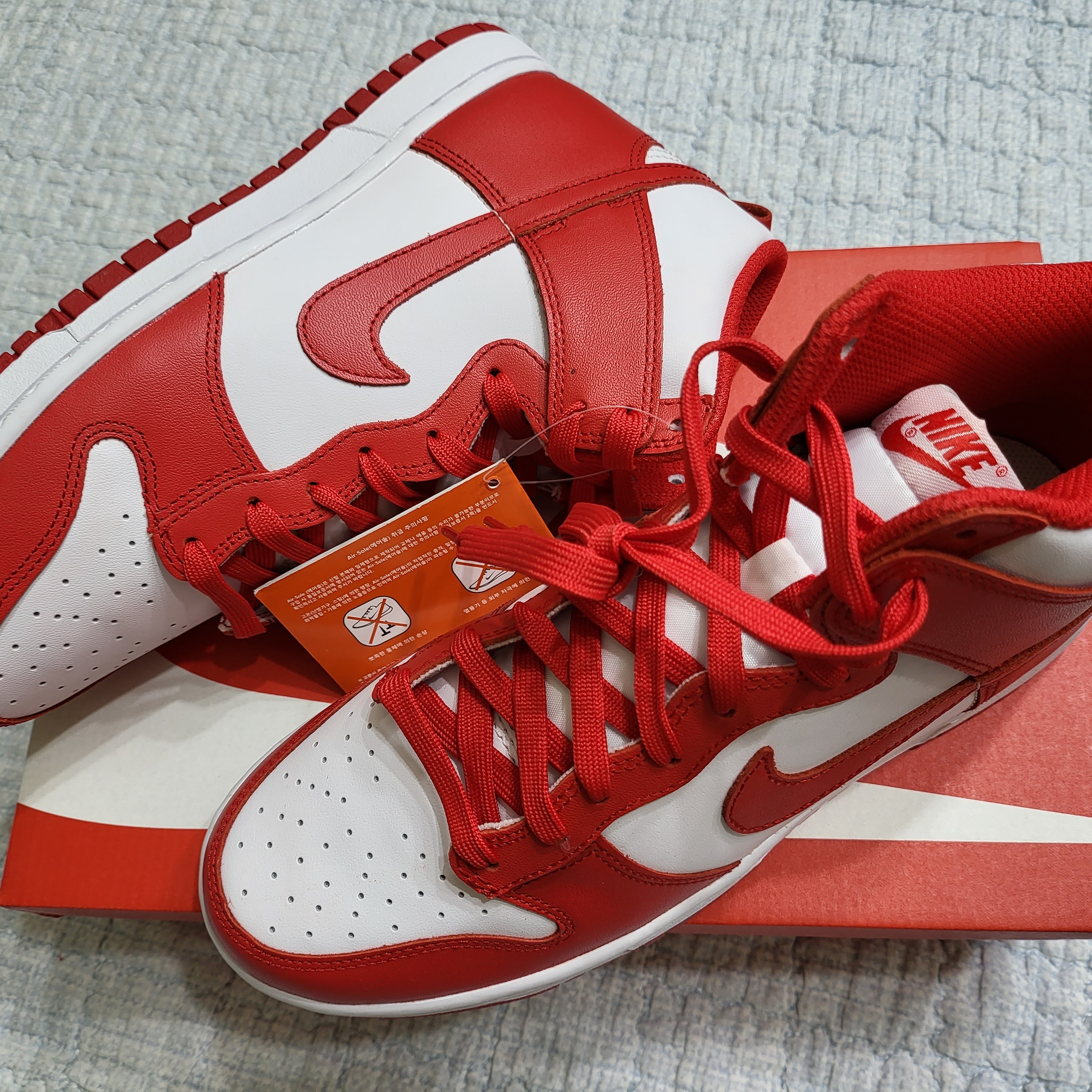 Nike Dunk High Retro Championship White and Red 착용 스타일 - 2