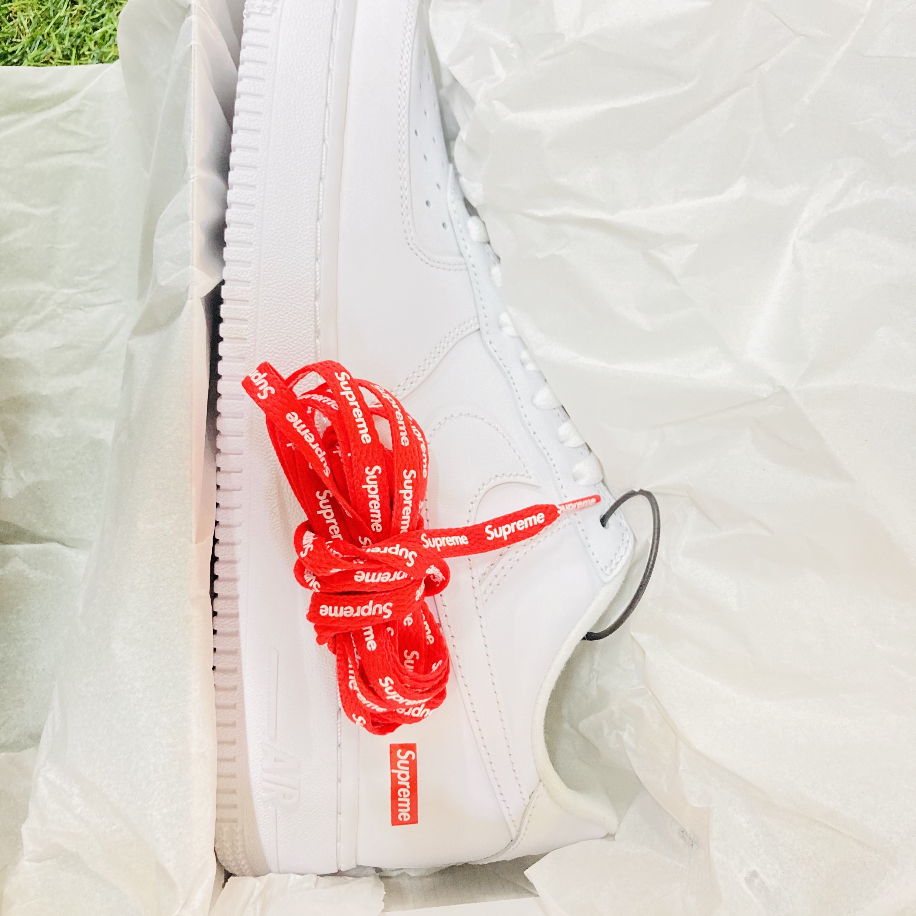 Nike x Supreme Air Force 1 Low White 착용 스타일 - 1