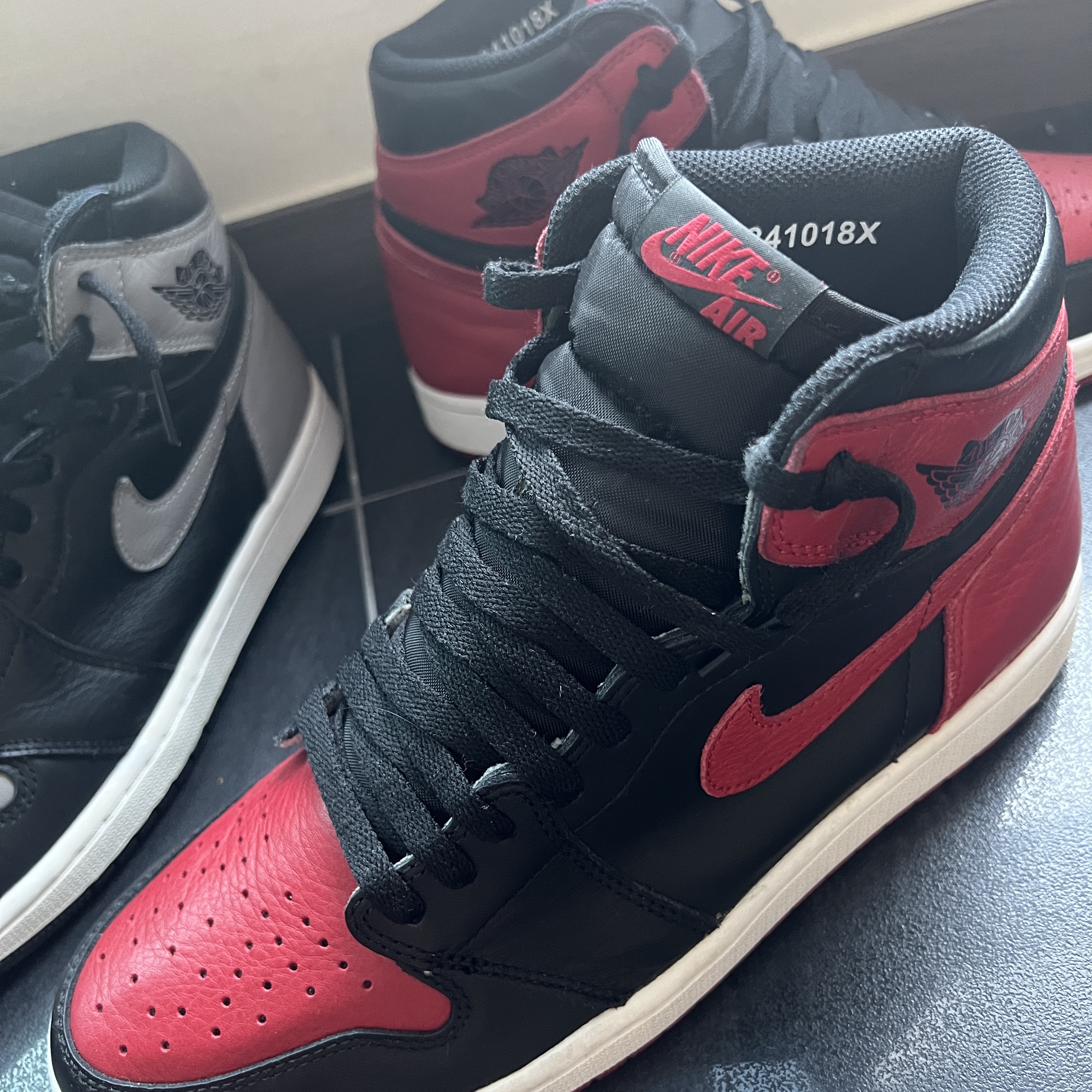 Jordan 1 Retro High OG Shadow 2018, Jordan 1 Retro High OG Bred Banned 2016 착용 스타일 - 3