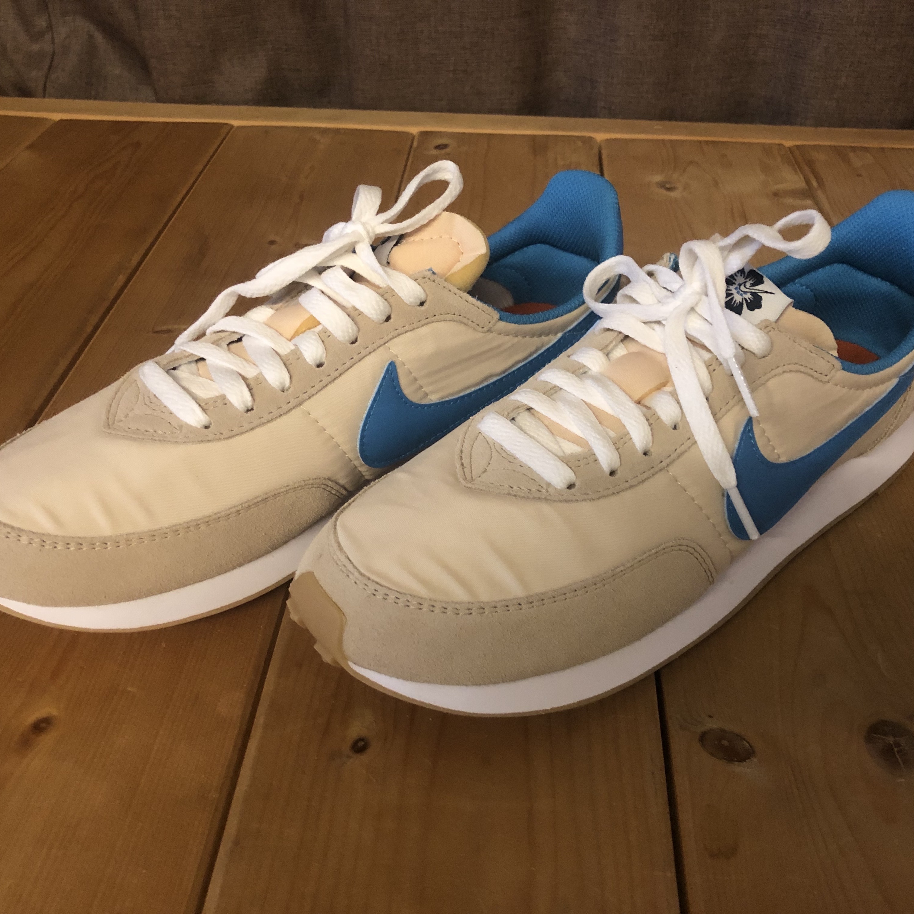 Nike Waffle Trainer 2 Pearl White Laser Blue 착용 스타일 - 1