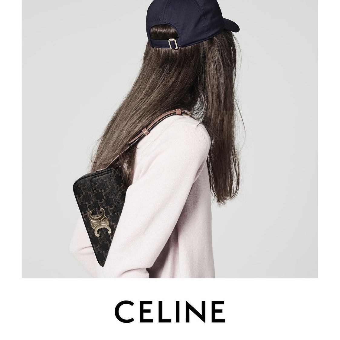 Celine Shoulder Bag Claude in Triomphe Canvas Calfskin Tan 착용 스타일