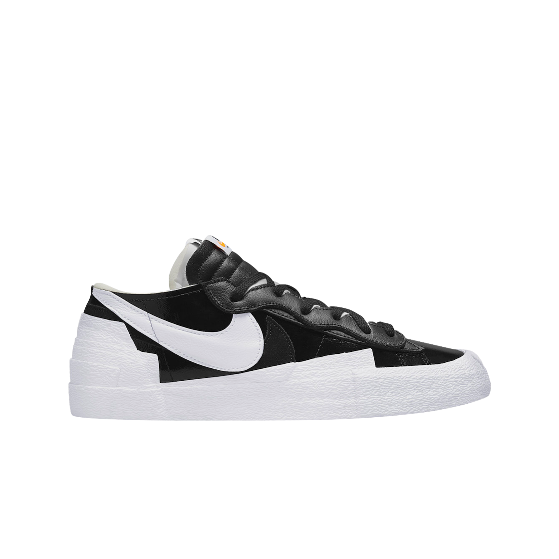 나이키 x 사카이 블레이저 로우 블랙 페이턴트 레더(Nike x Sacai Blazer Low Black Patent Leather)