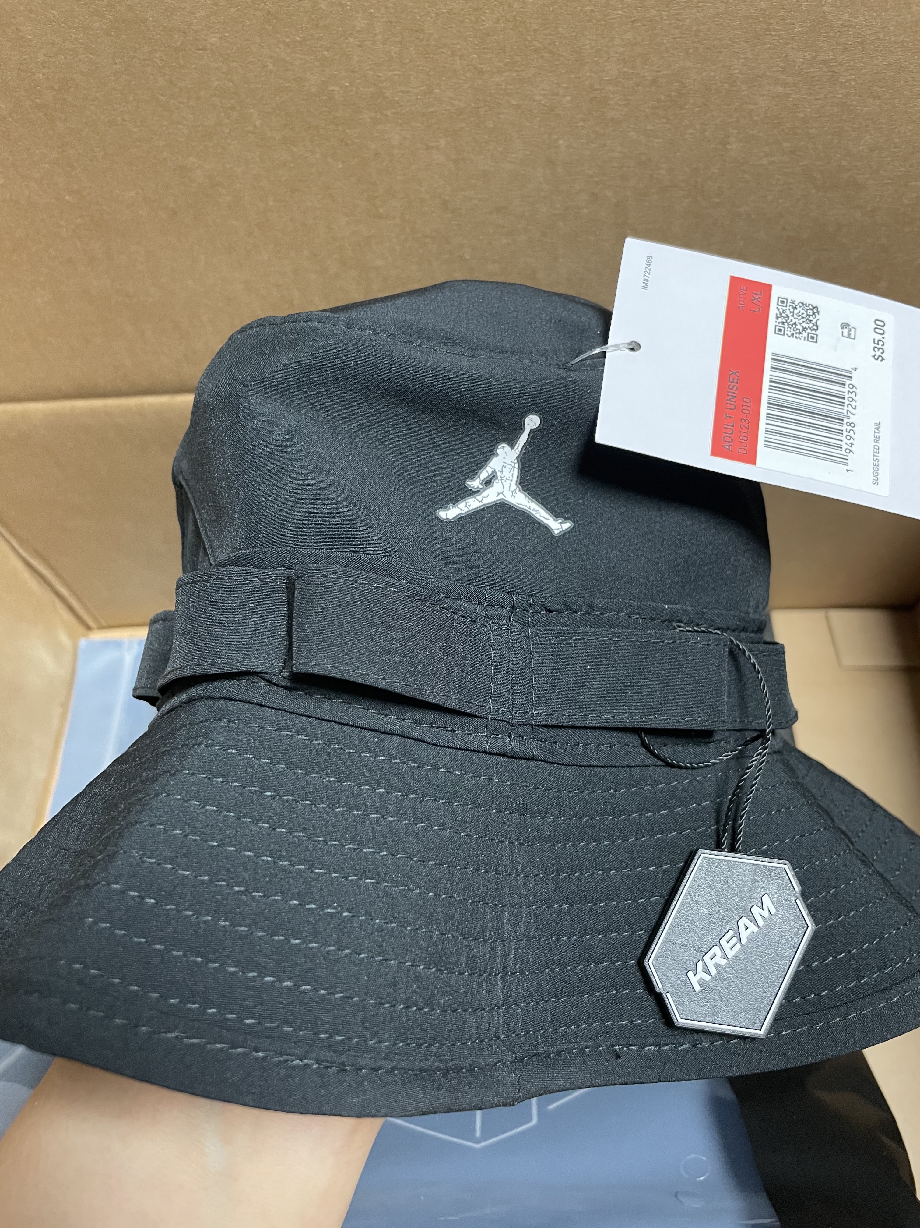 Jordan Zion Bucket Hat Black 착용 스타일 - 1