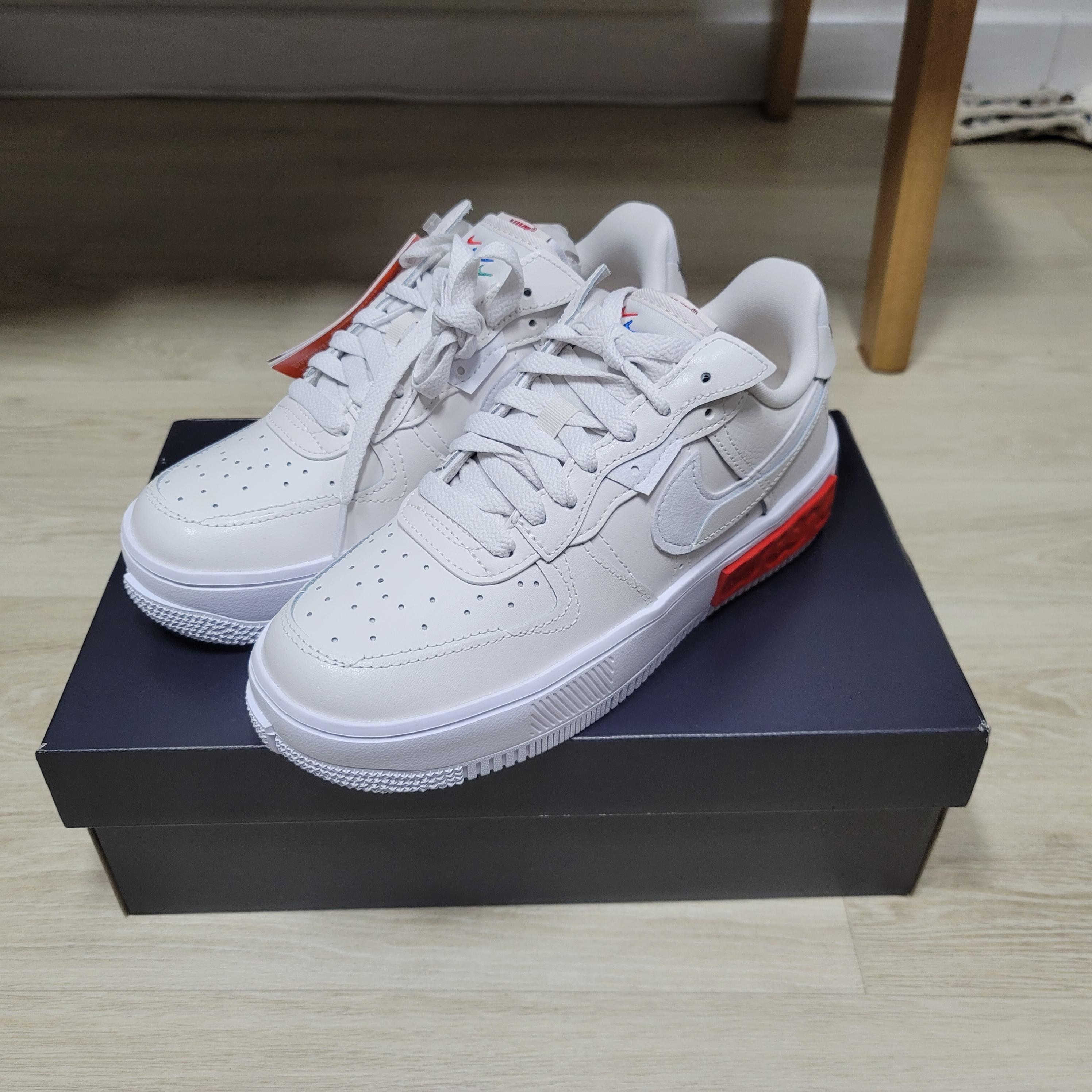 (W) Nike Air Force 1 Fontanka Phantom White 착용 스타일 - 3