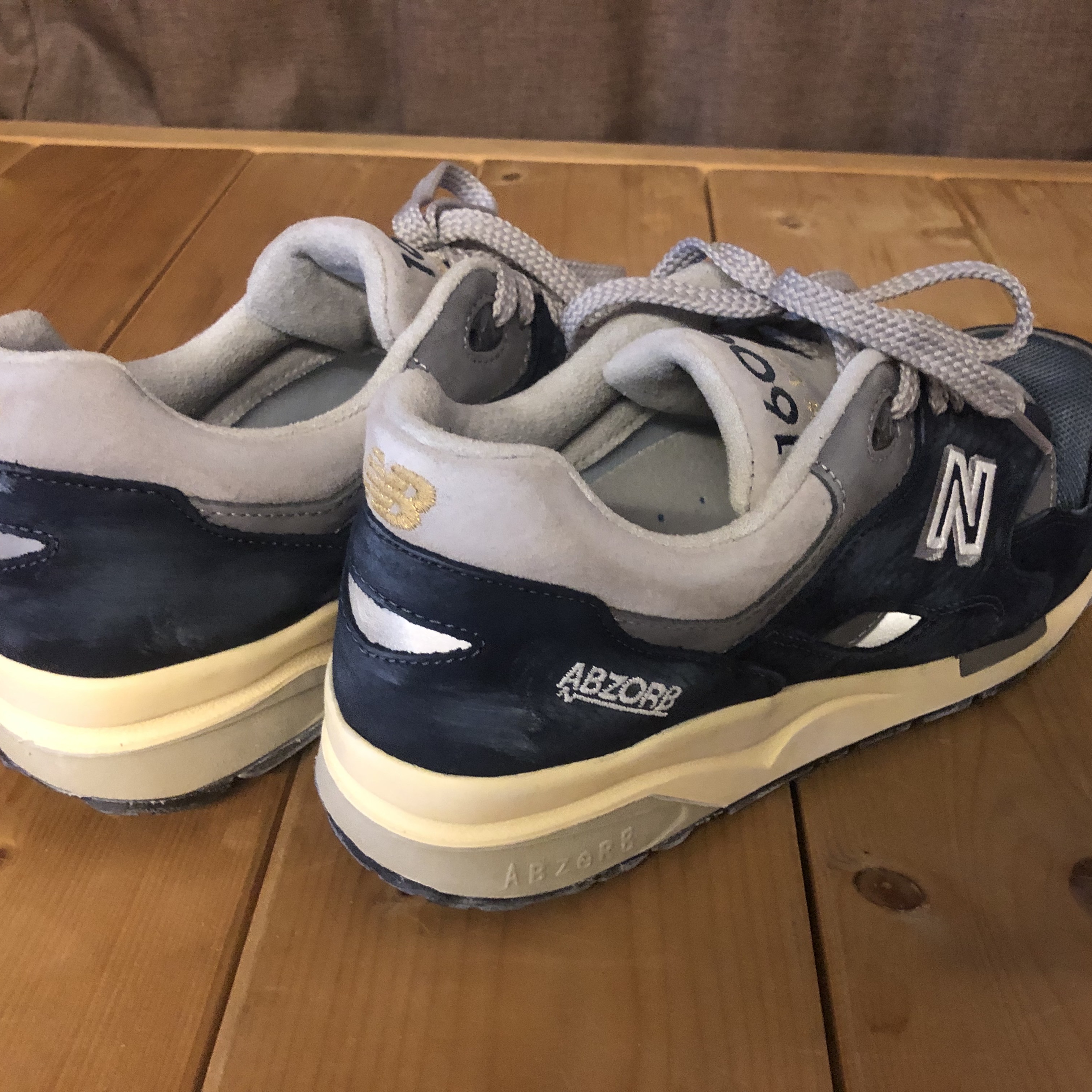 New Balance 1600 Premium Vintage Navy 착용 스타일 - 3