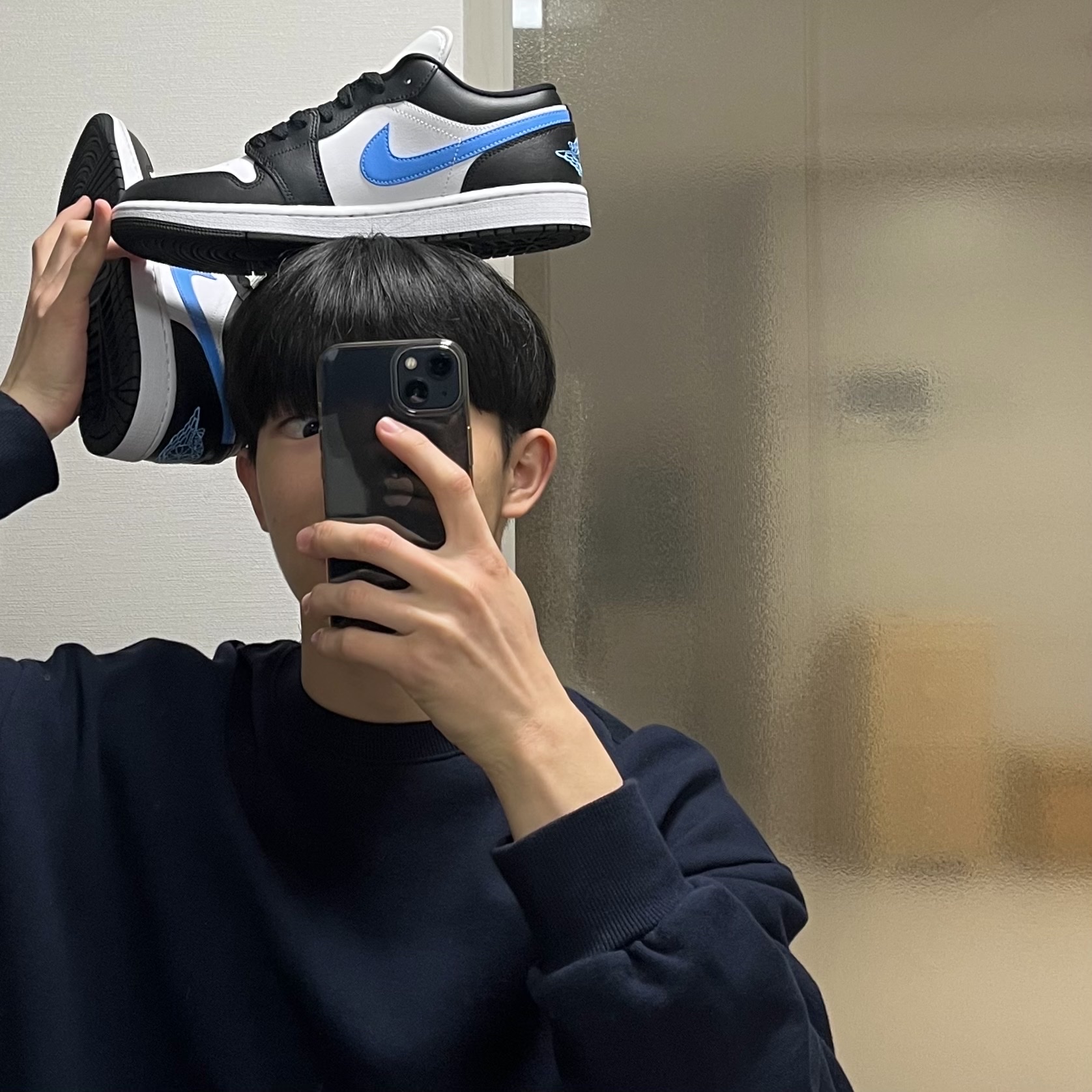 (W) Jordan 1 Low Black University Blue 착용 스타일 - 2