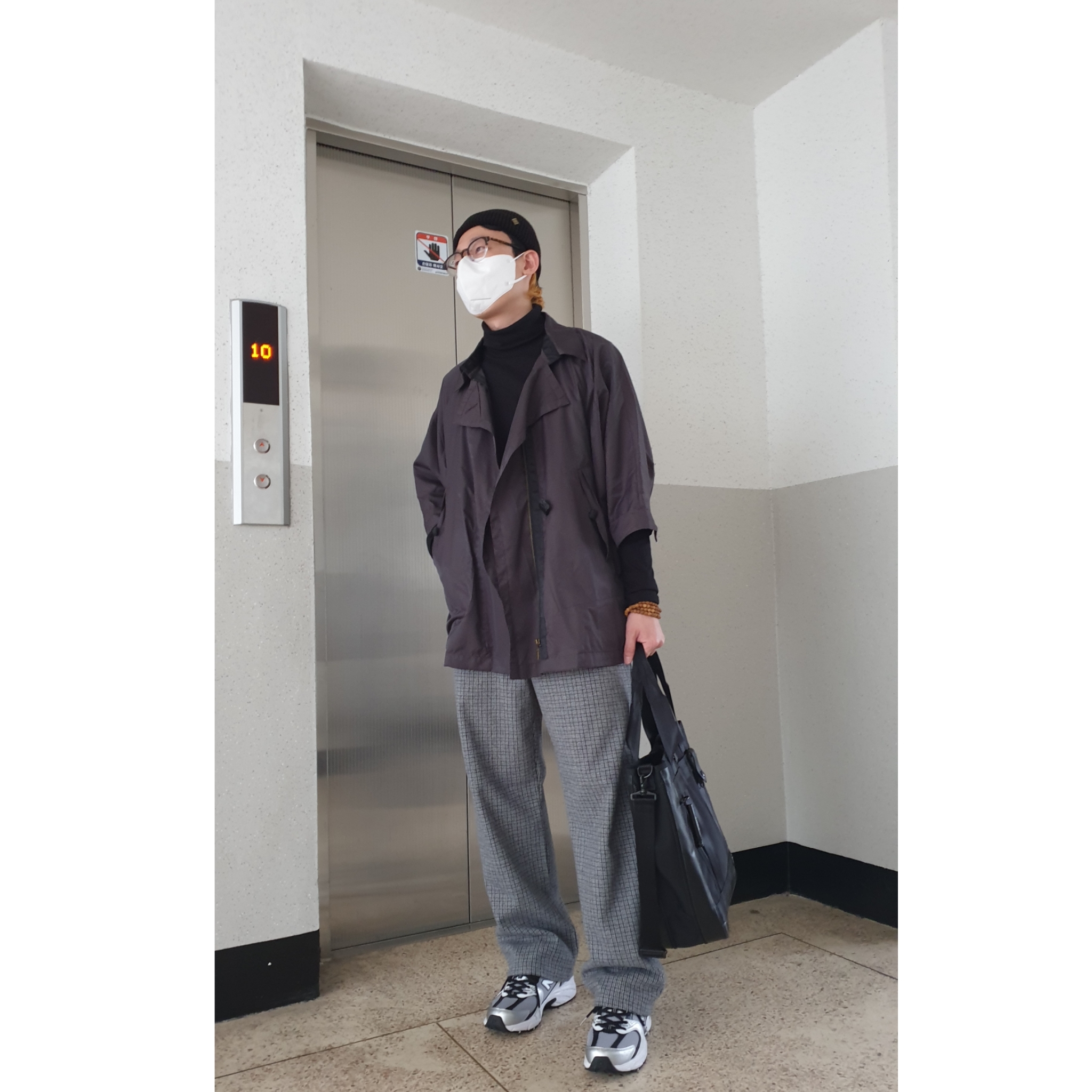 New Balance 530 Silver Black 착용 스타일 - 3