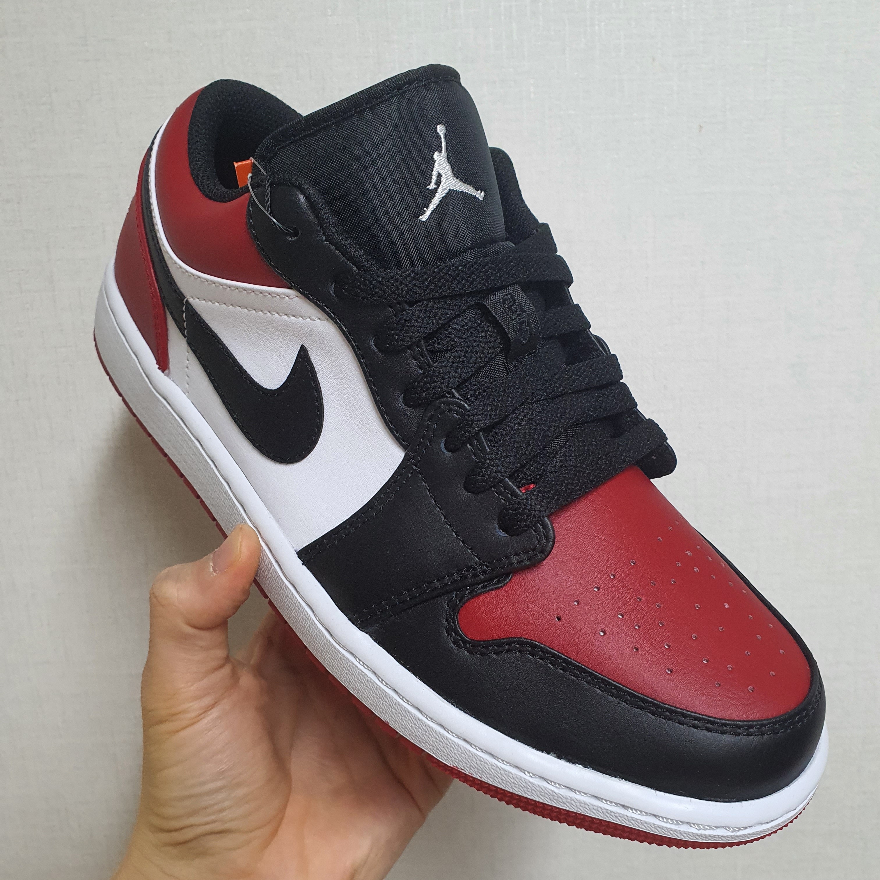 Jordan 1 Low Bred Toe 착용 스타일