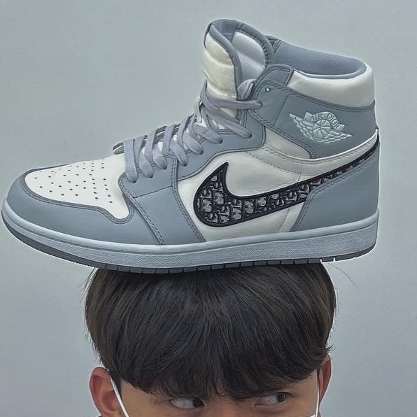 Jordan 1 x Dior High OG 착용 스타일 - 1