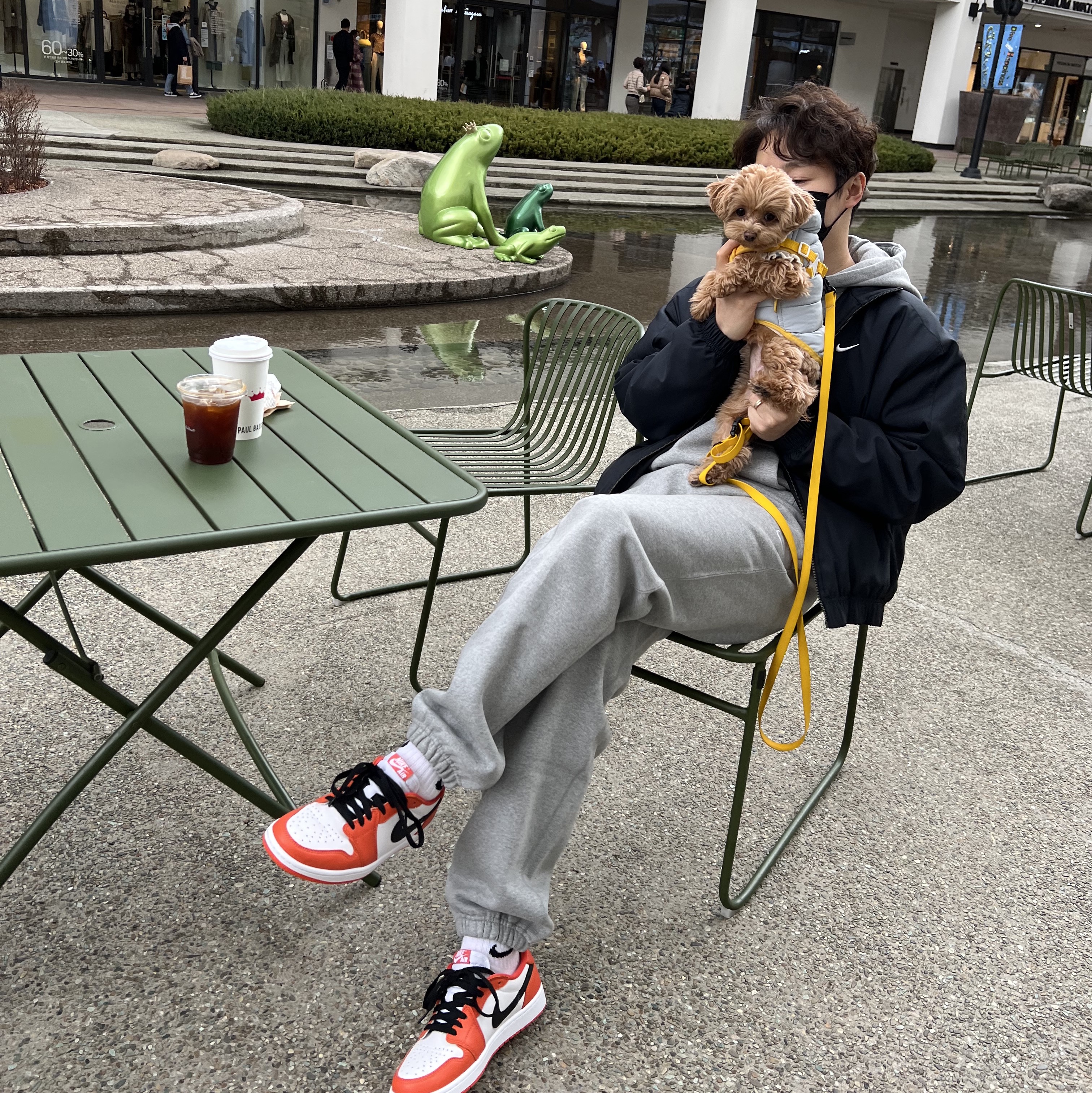 Jordan 1 Low OG Starfish, Nike NRG Solo Swoosh Satin Bomber Jacket Black Doll - Asia 착용 스타일