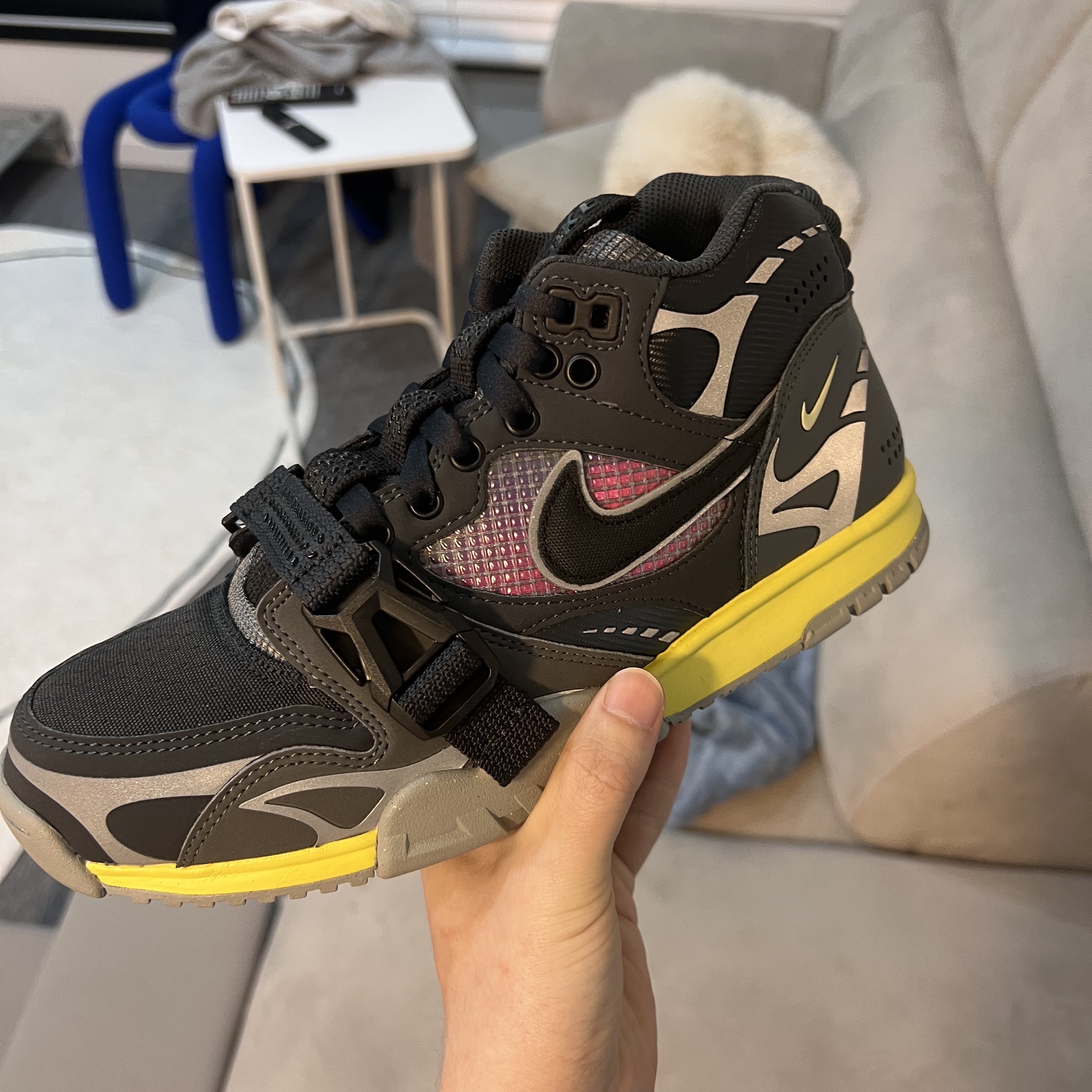 Nike Air Trainer 1 SP Dark Smoke Grey 착용 스타일 - 1