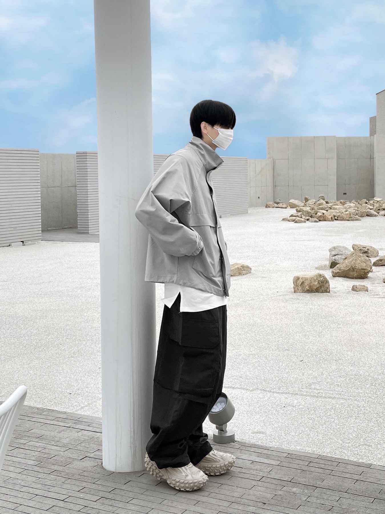 Balenciaga Defender Sneakers Beige 착용 스타일 - 4