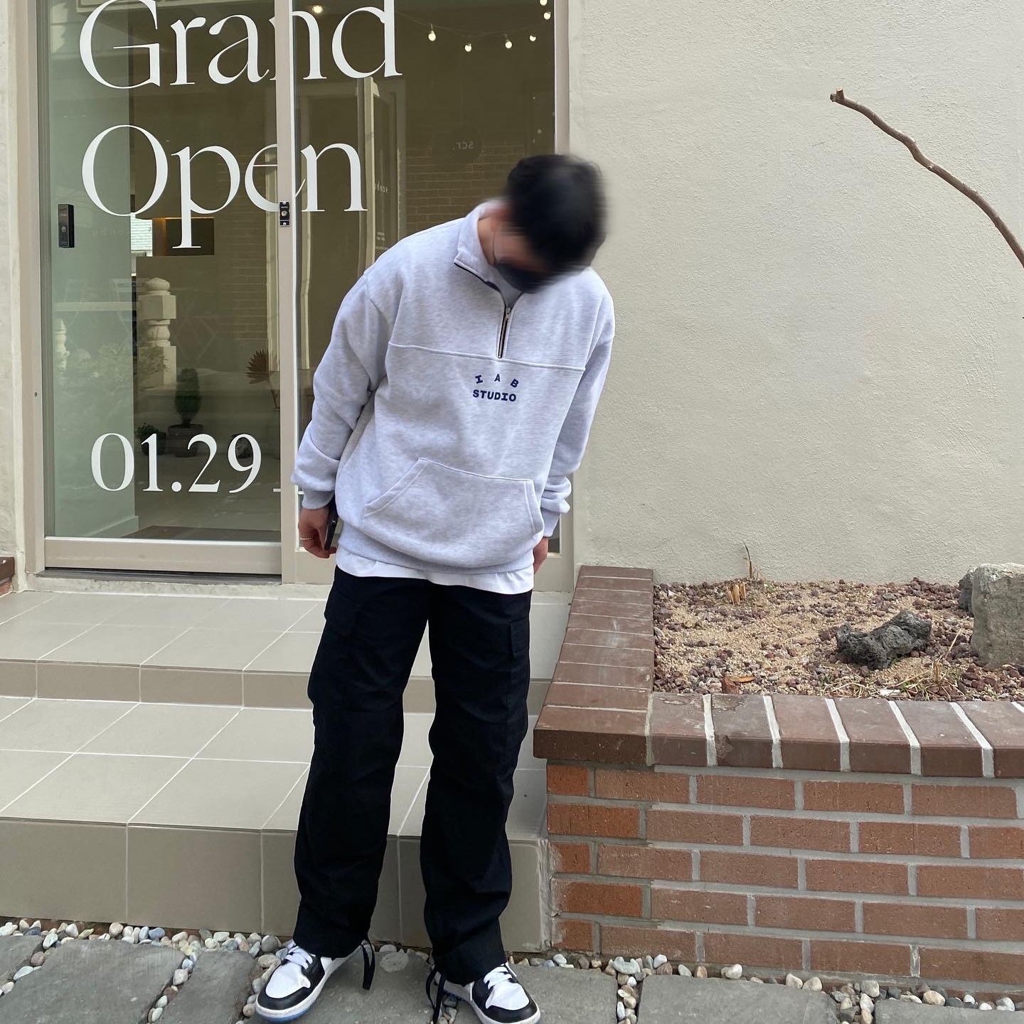 IAB Studio Pigment T-Shirt Blue, IAB Studio Half Zip Pullover Light Gray 착용 스타일 - 2