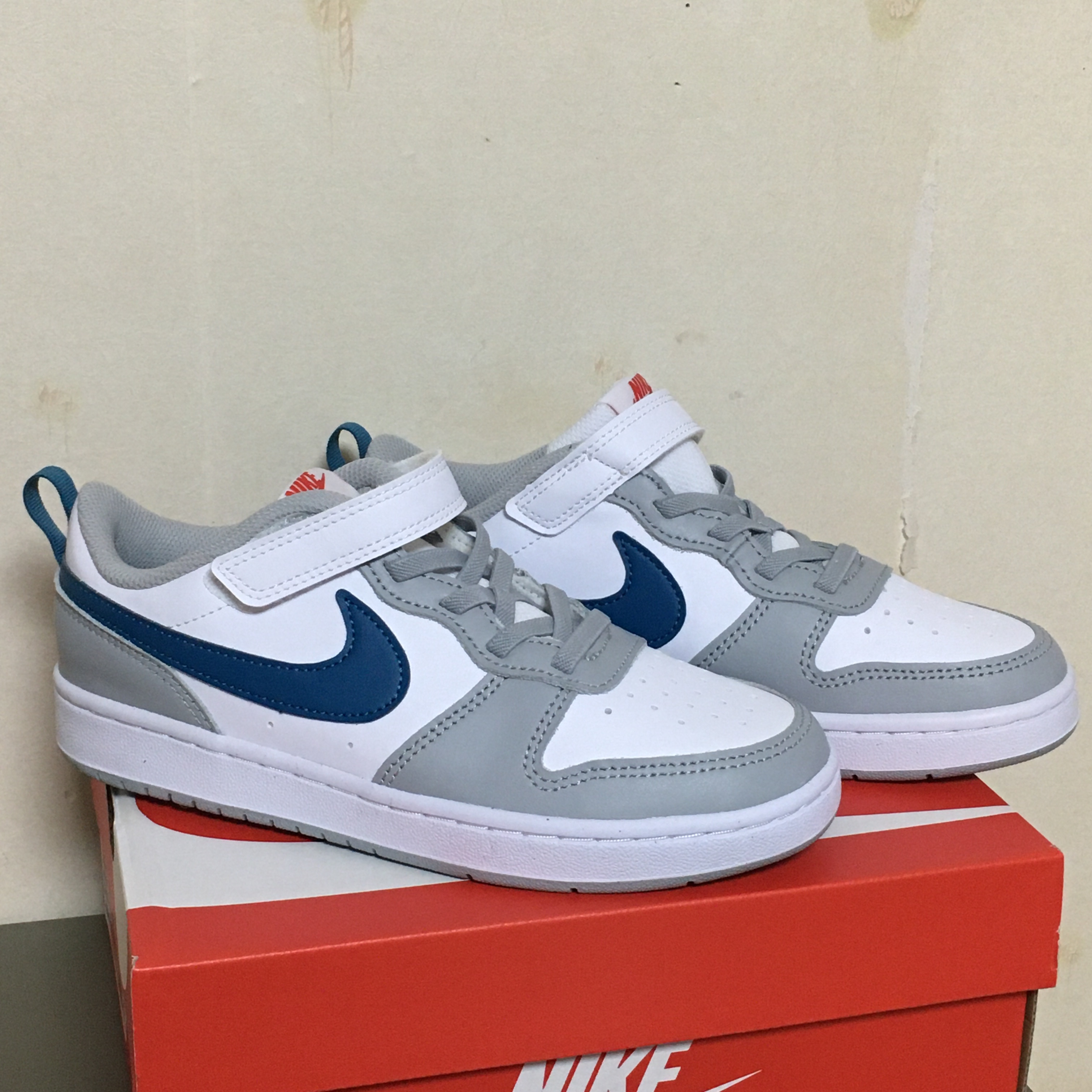(PS) Nike Court Borough Low 2 Light Smoke Grey 착용 스타일 - 3