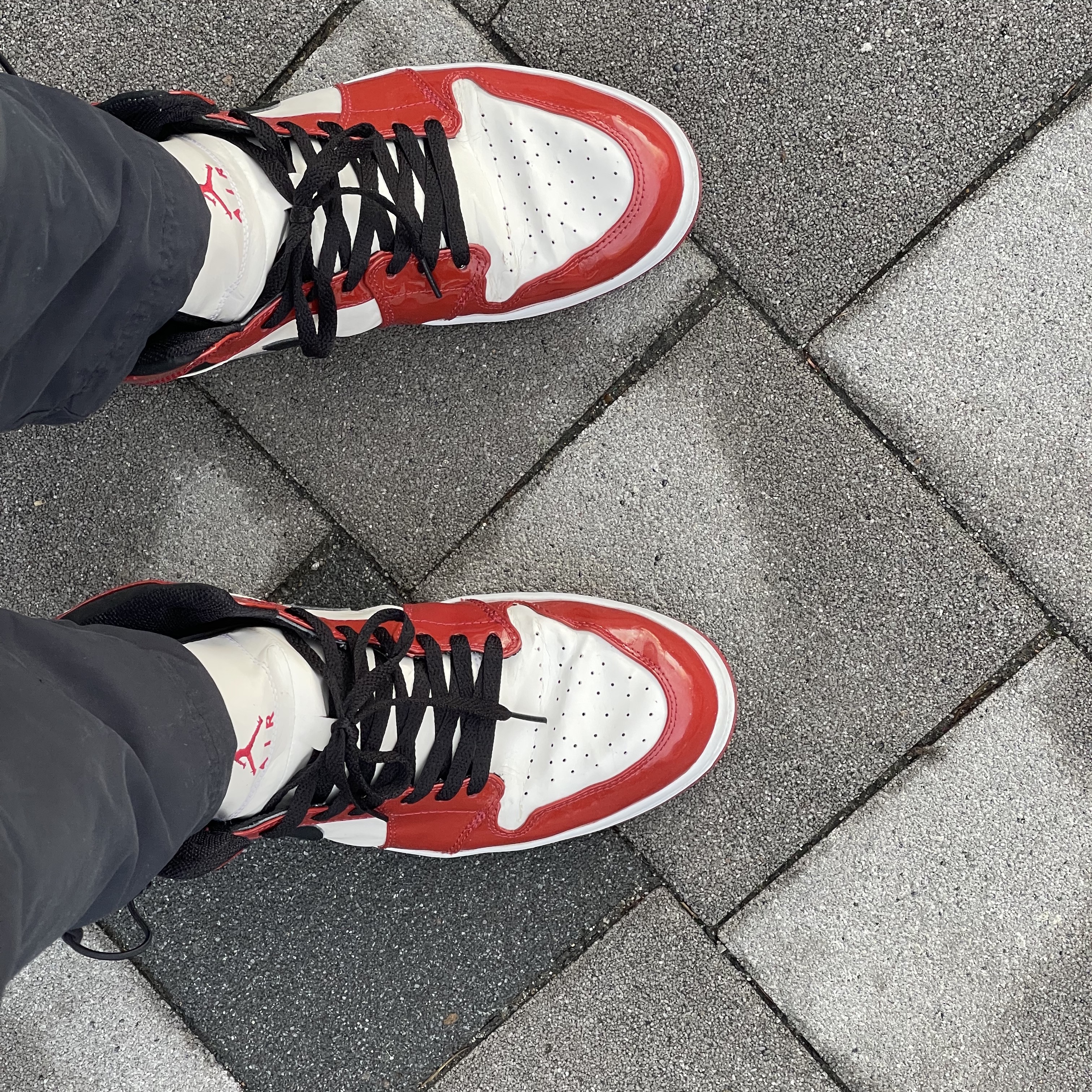 Jordan 1 Retro Patent Chicago Bulls 2003 착용 스타일 - 2