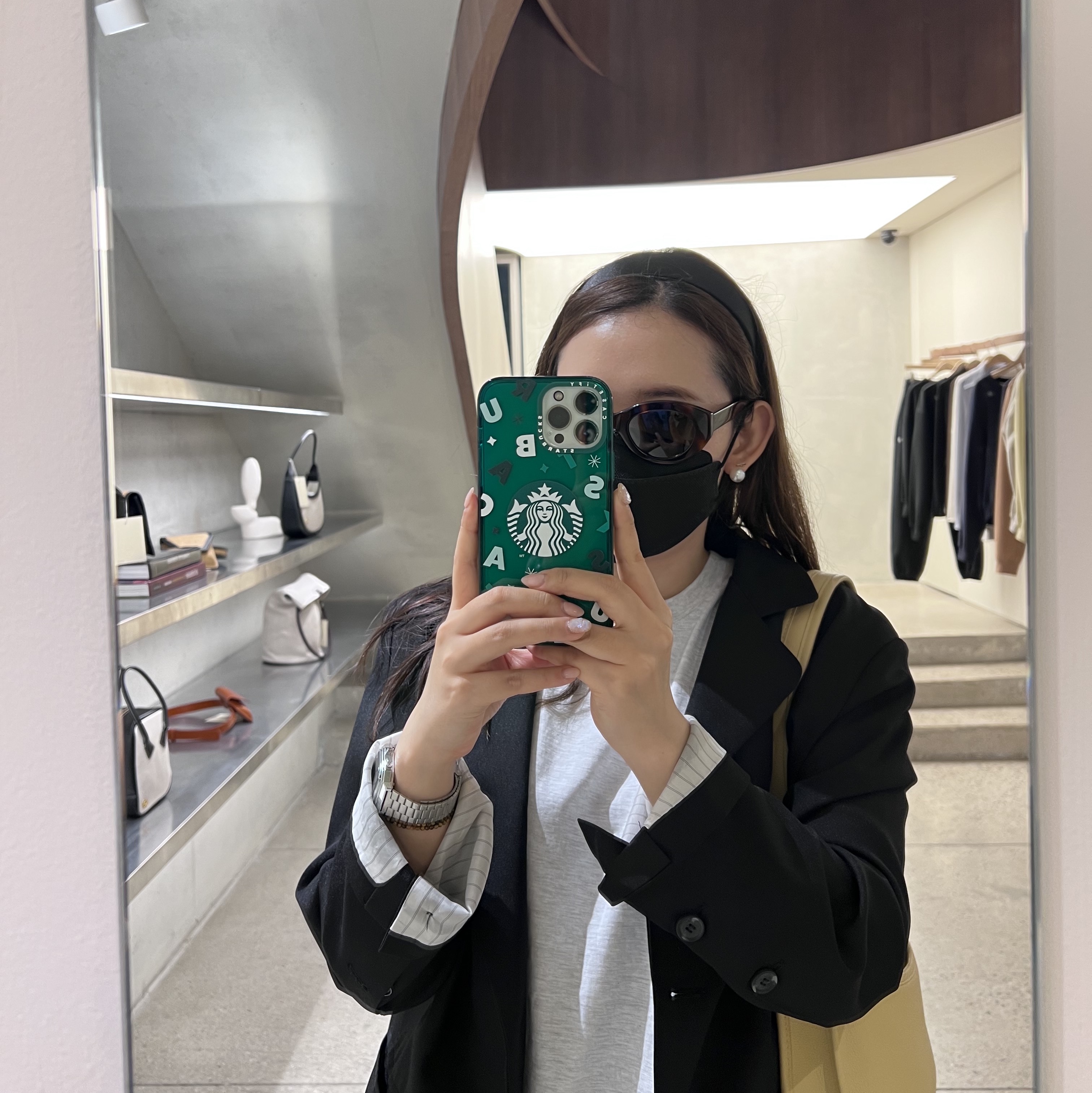 Casetify x Starbucks Letter Impact iPhone Case Green 착용 스타일