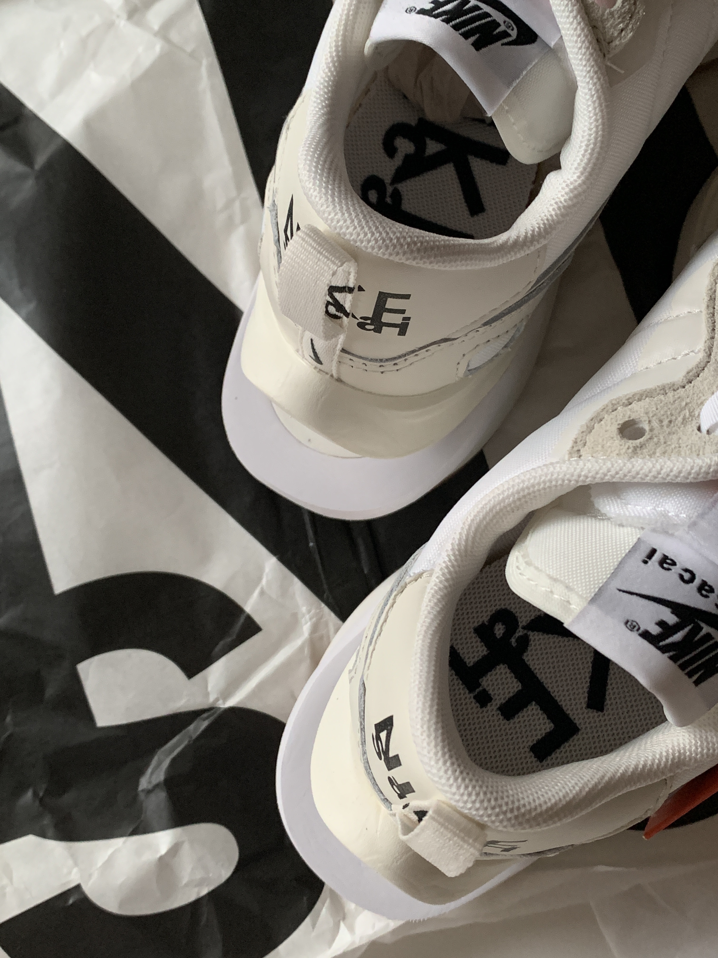 Nike x Sacai VaporWaffle White and Gum 착용 스타일 - 1