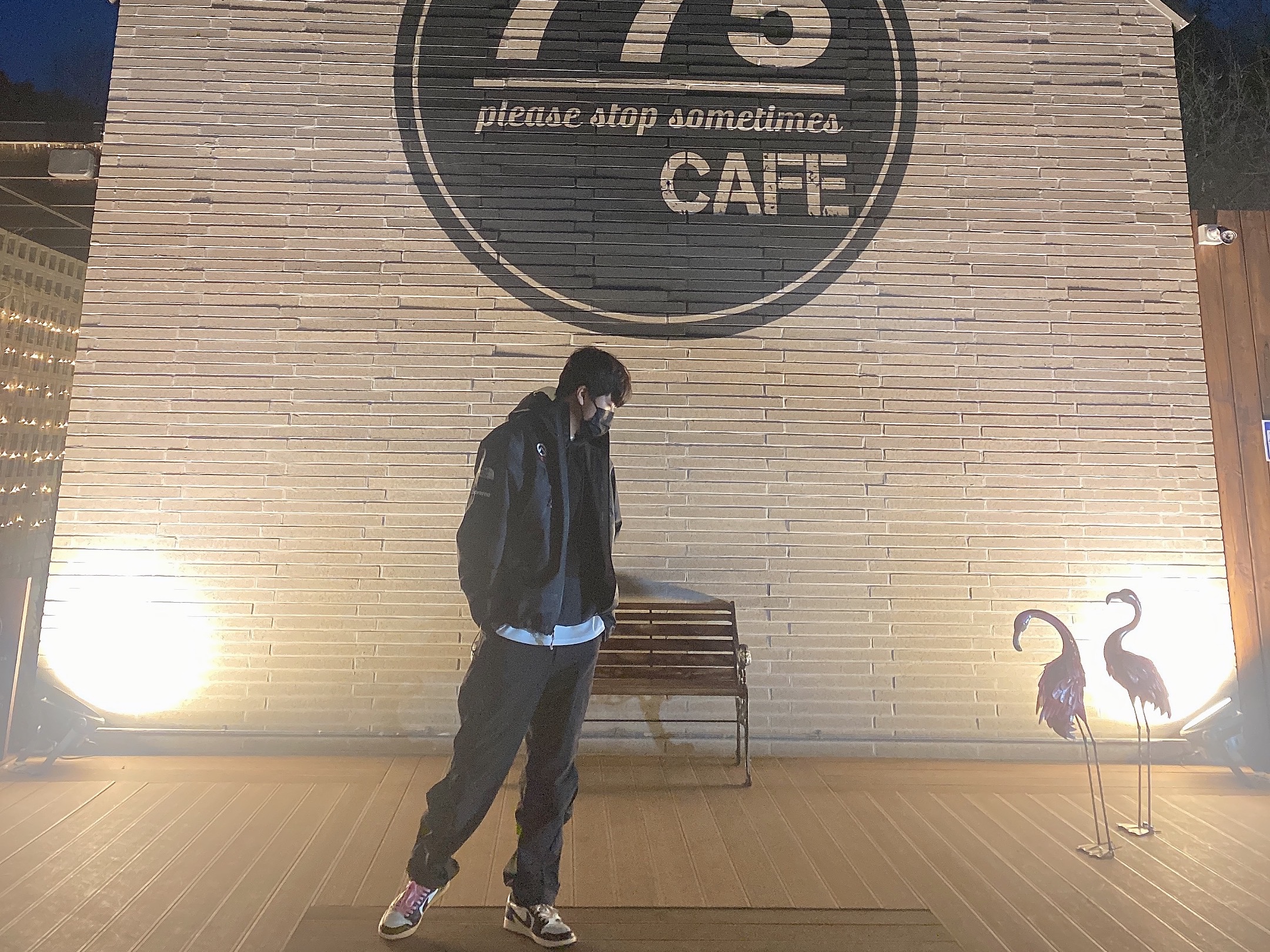 Jordan 1 x Travis Scott x Fragment Retro Low OG SP Military Blue, Supreme x The North Face Summit Series Outer Tape Seam Jacket Black - 21SS 착용 스타일 - 2