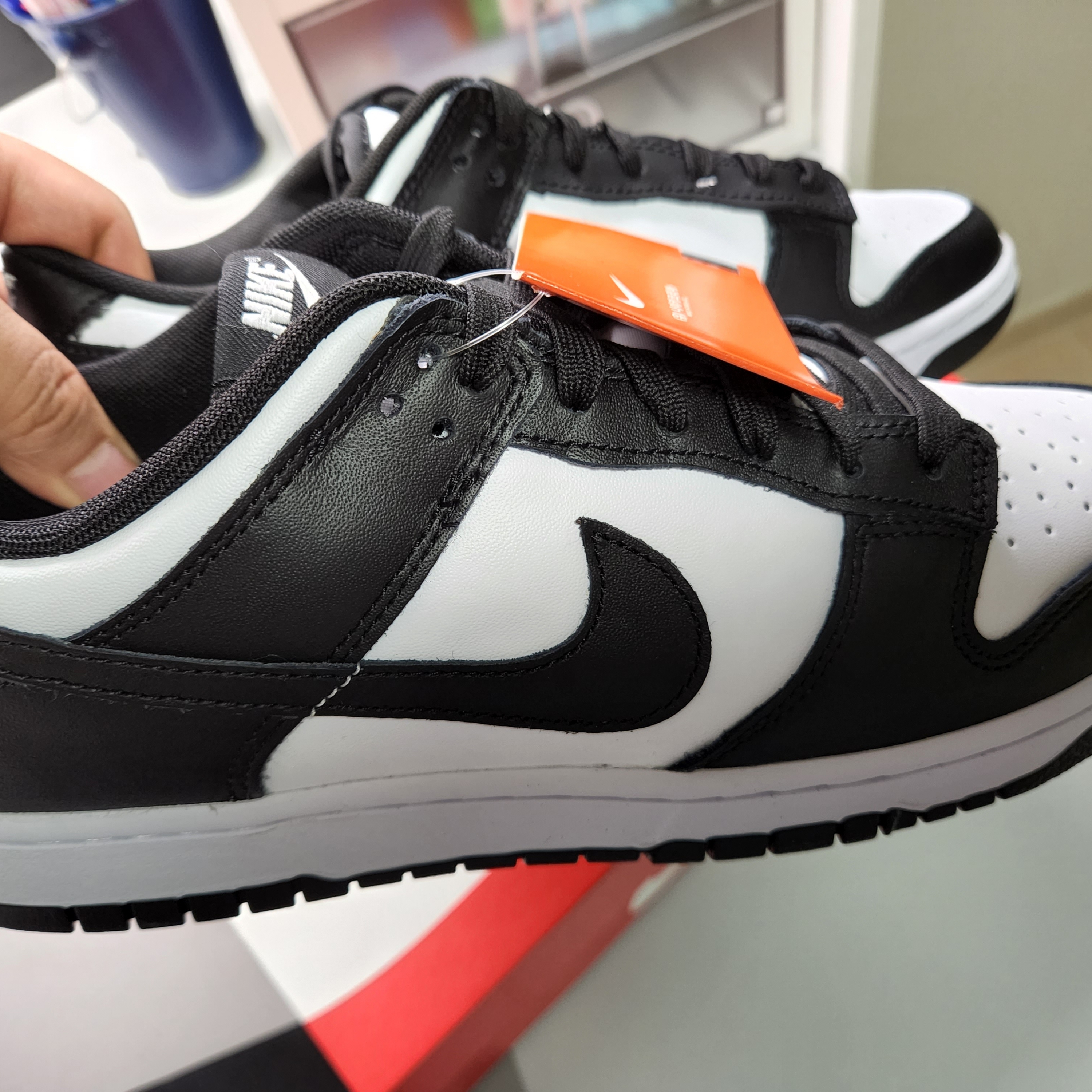 Nike Dunk Low Retro Black 착용 스타일 - 2