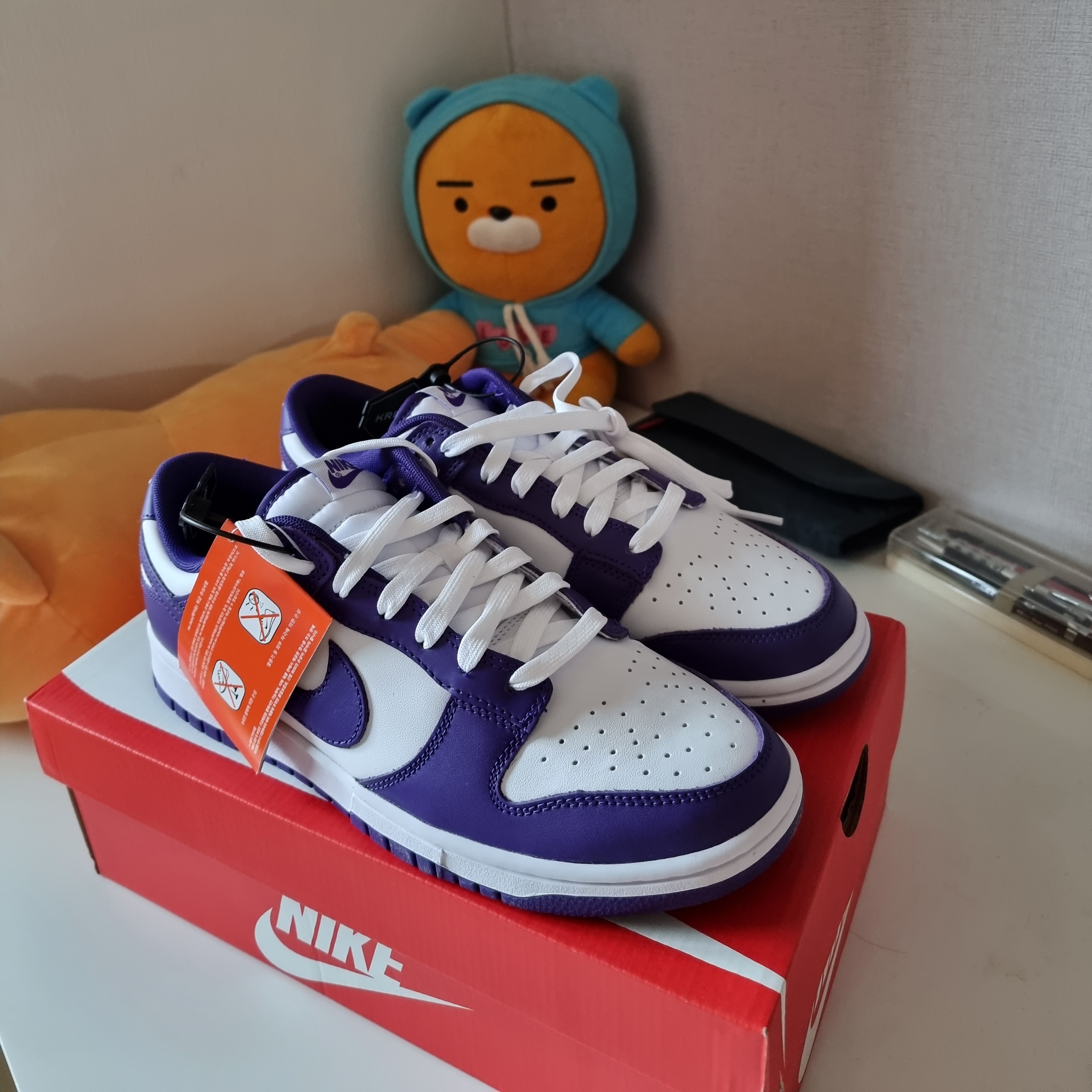 Nike Dunk Low Retro Championship Court Purple 착용 스타일