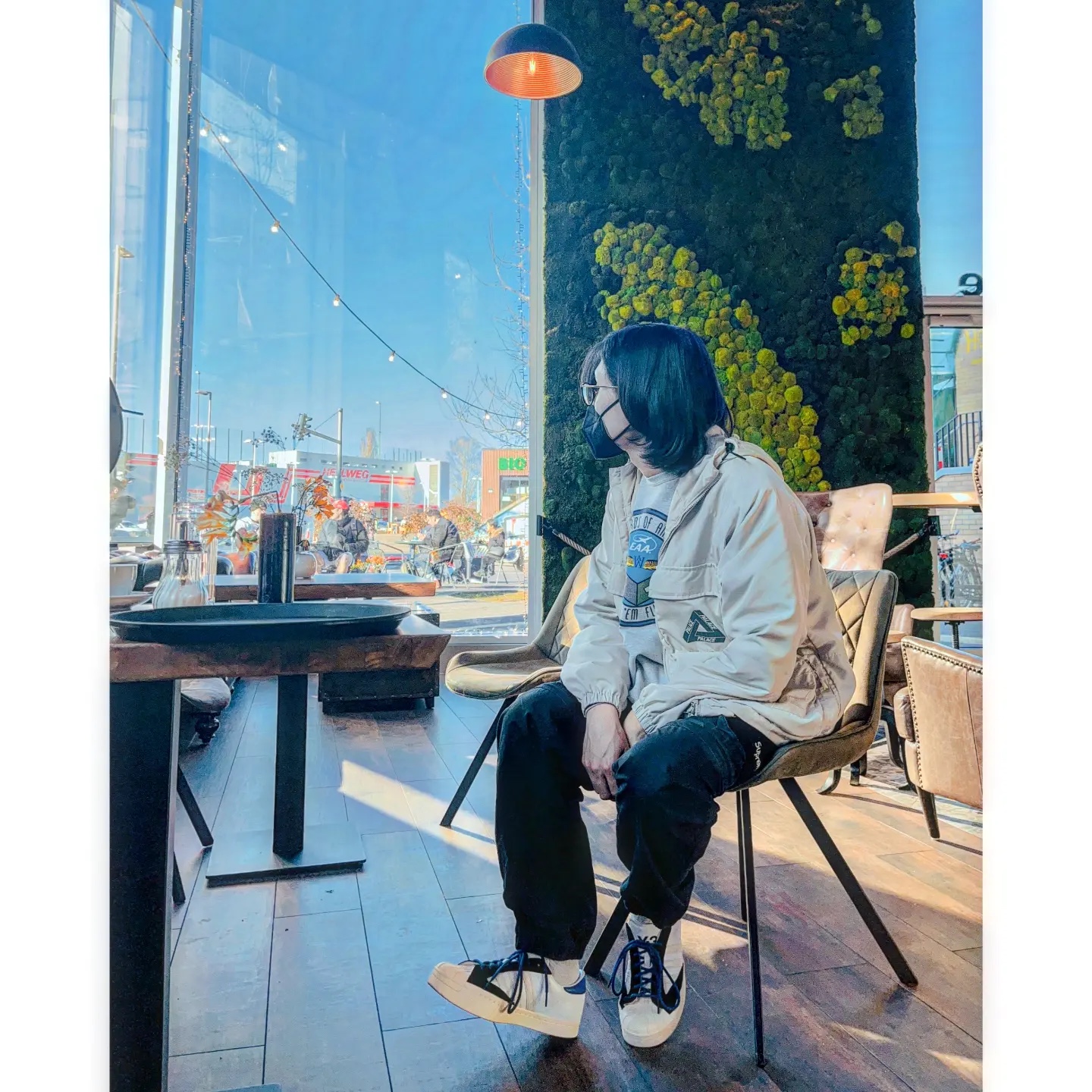 Y-3 Yohji Star Cloud White Bold Blue, Supreme Mesh Pocket Belted Cargo Pants Black - 21SS 착용 스타일 - 2