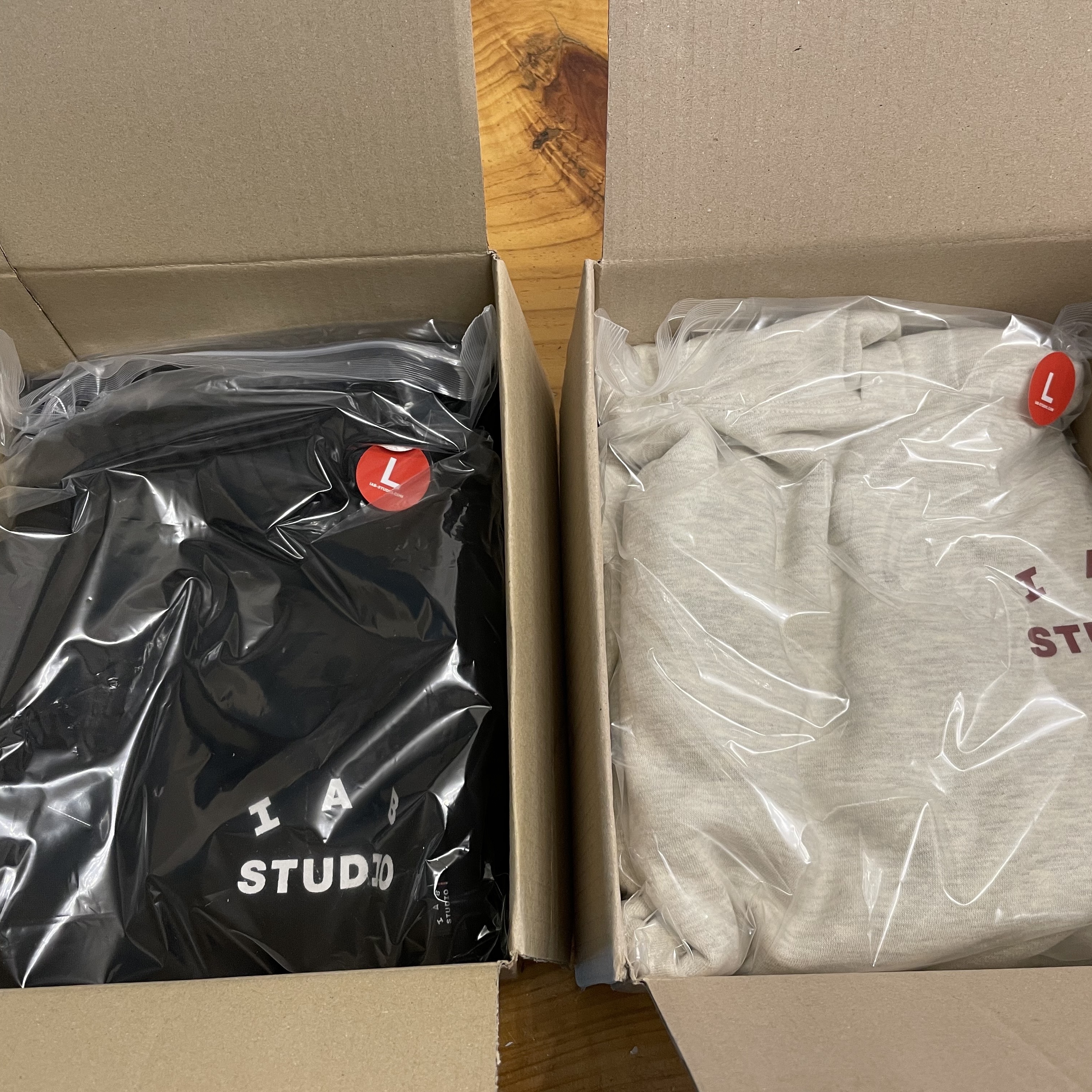 IAB Studio Hoodie Oatmeal Burgundy, IAB Studio Sweatpants Black White - 22SS 착용 스타일