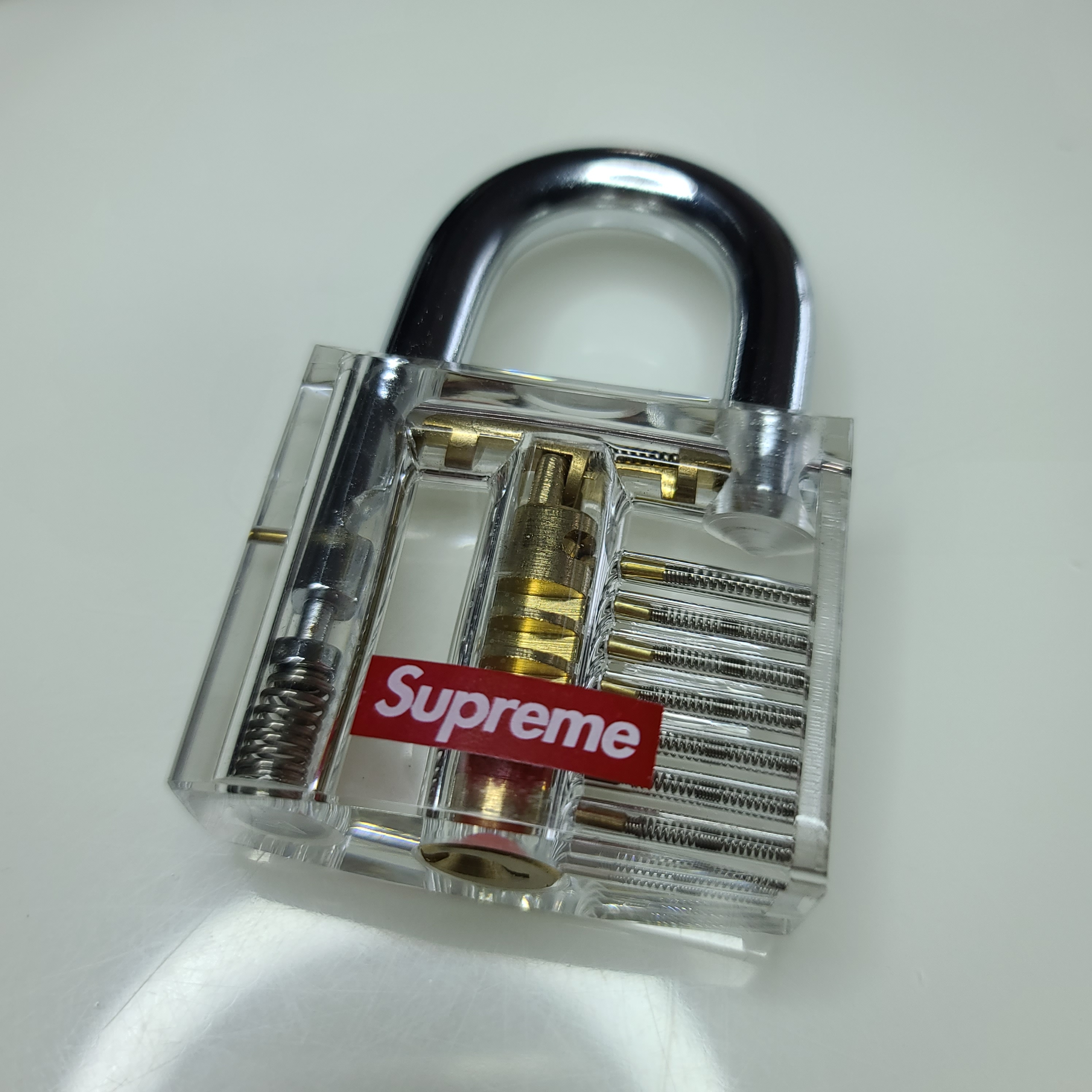Supreme Transparent Lock - 20SS 착용 스타일 - 1