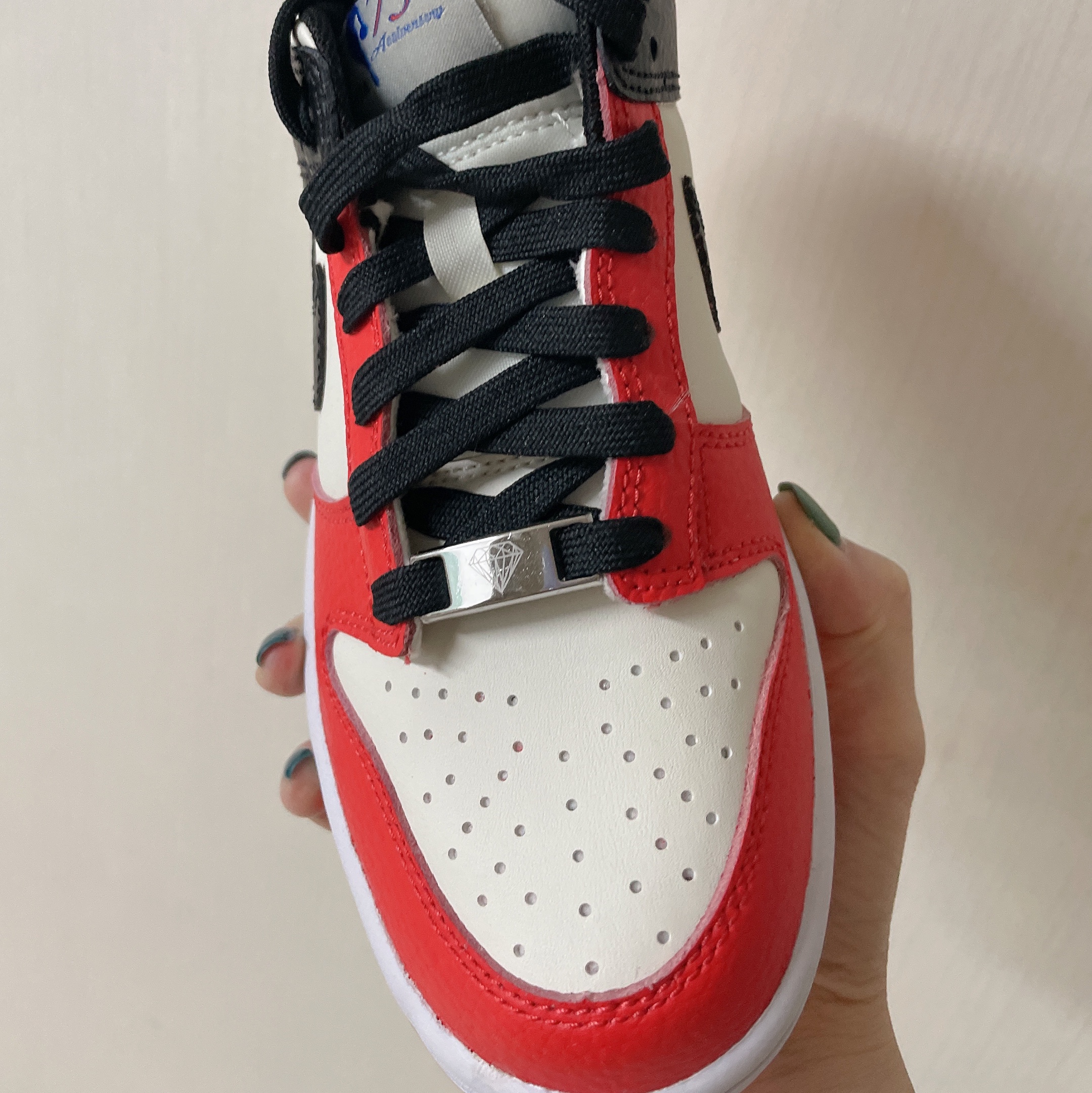 (GS) Nike x NBA Dunk Low Black and Chile Red 착용 스타일 - 1
