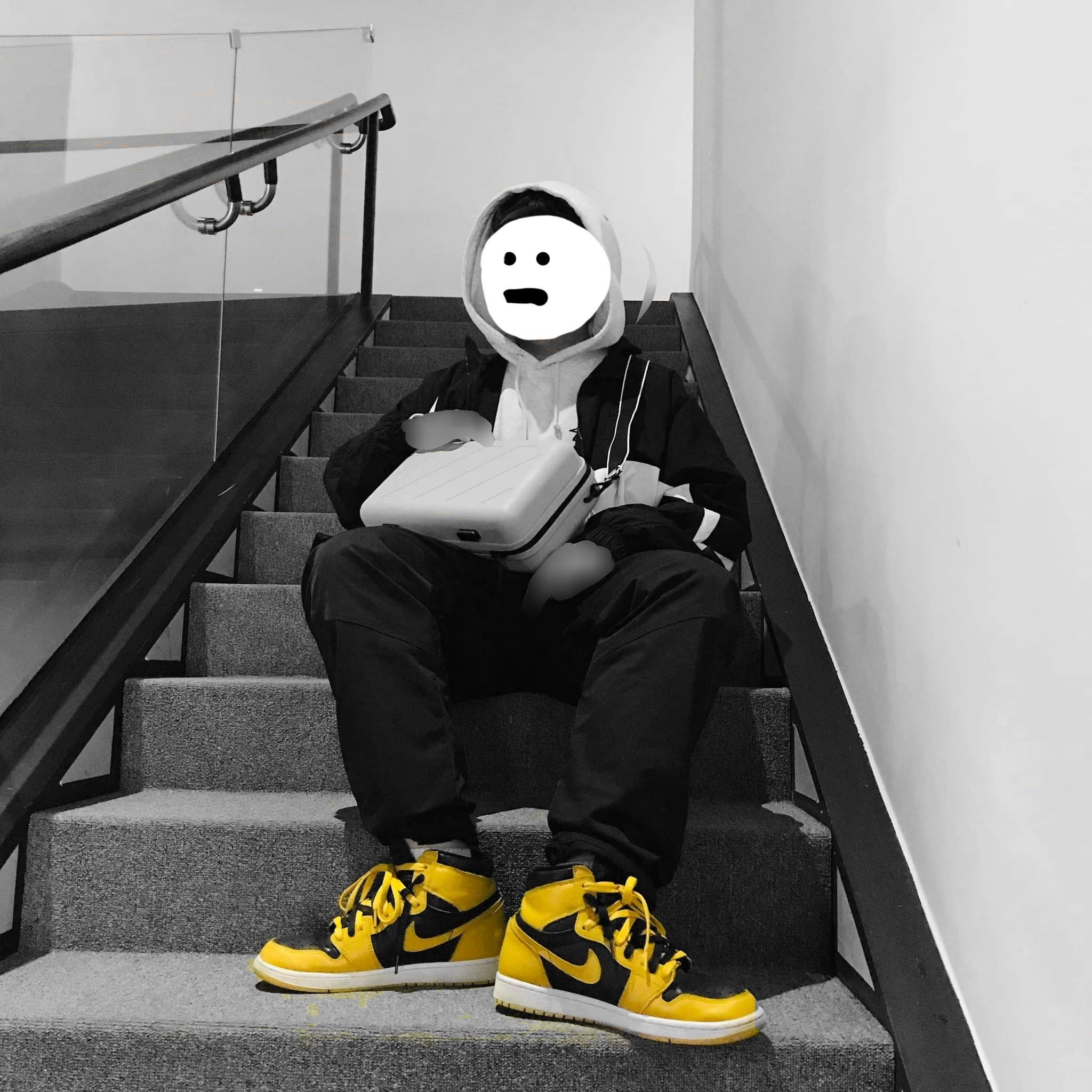 Stussy 8 Ball Hoodie Ash Heather - 21FW, Off-White x Amore Pacific Protection Box (Without Cosmetics) 착용 스타일