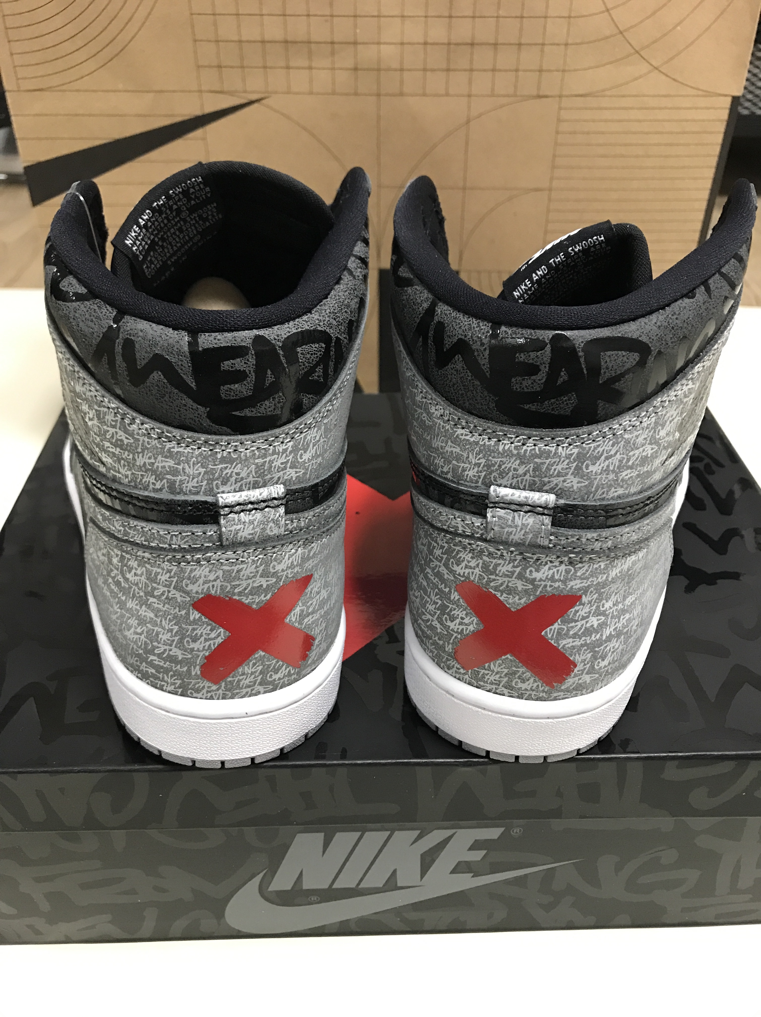Jordan 1 Retro High OG Rebellionaire 착용 스타일 - 1