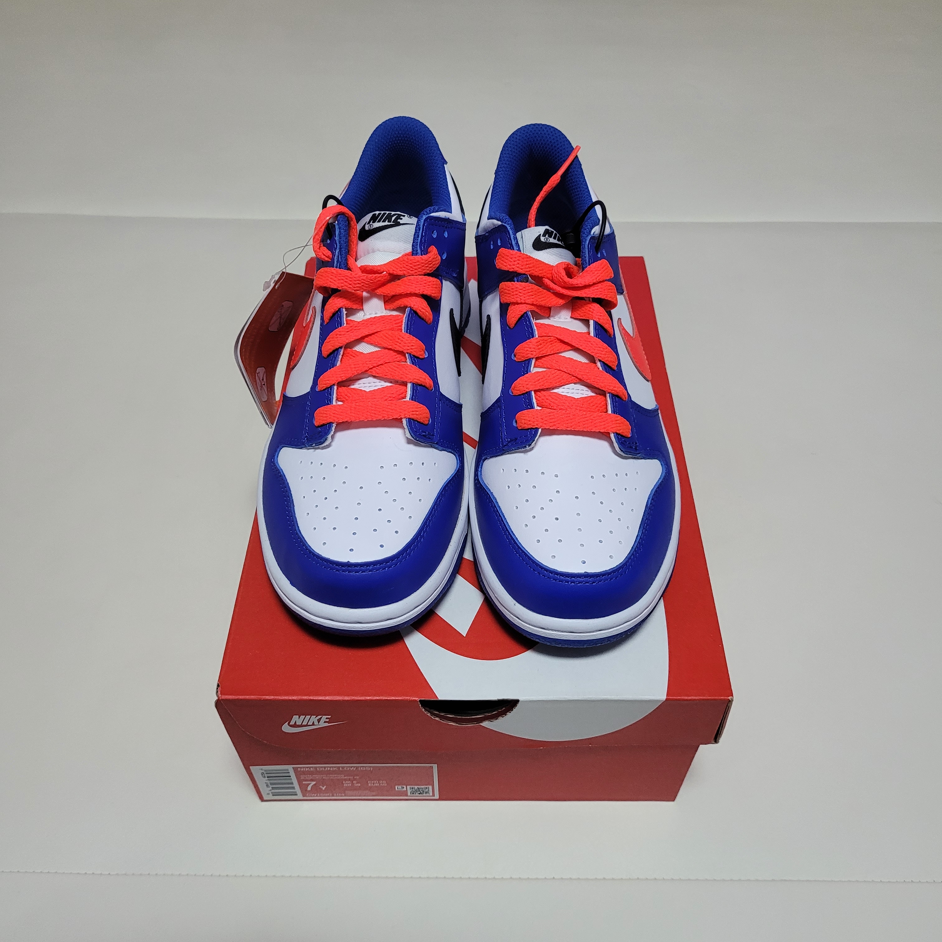 (GS) Nike Dunk Low Bright Crimson Game Royal 착용 스타일 - 1