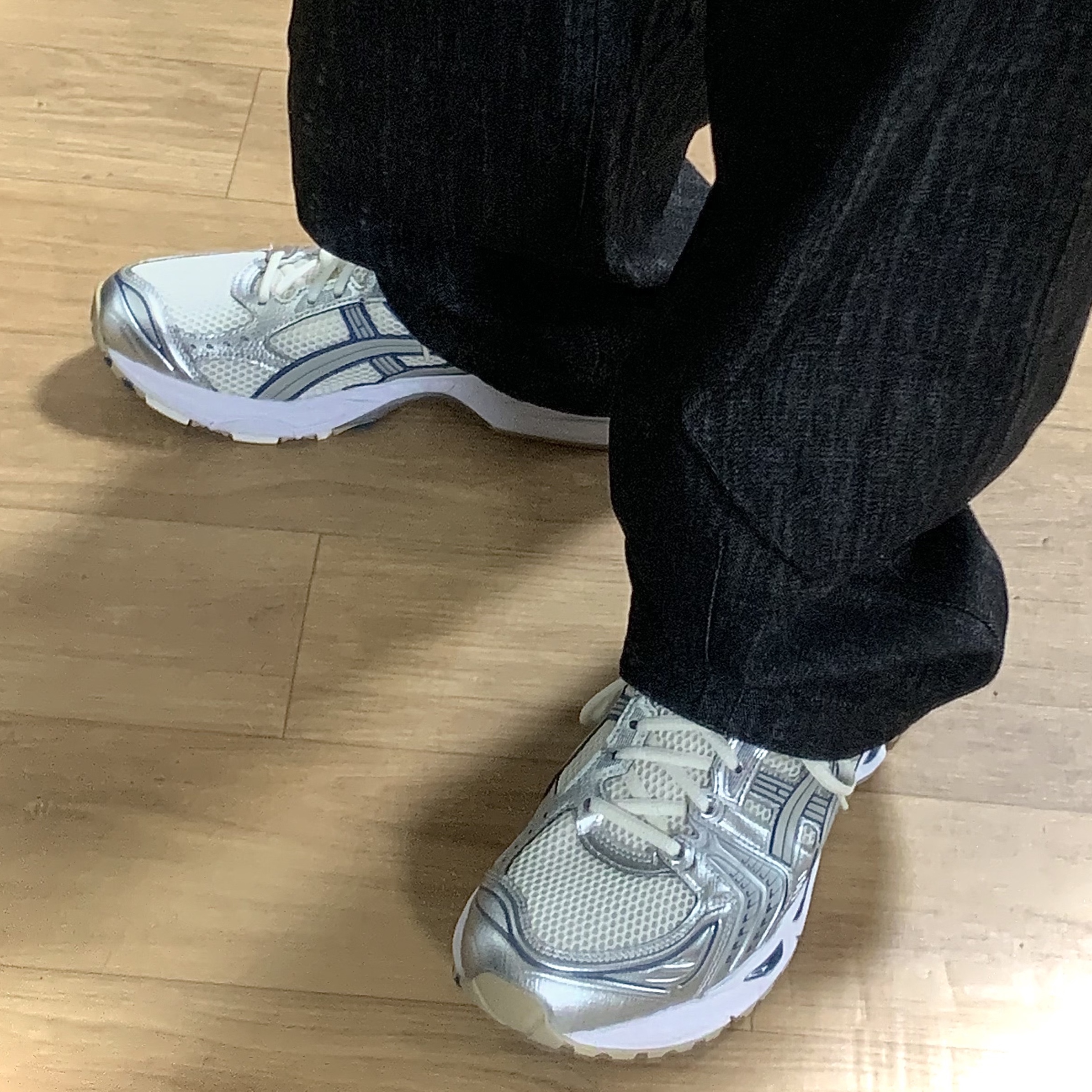 Asics Gel-Kayano 14 Cream Pure Silver 착용 스타일