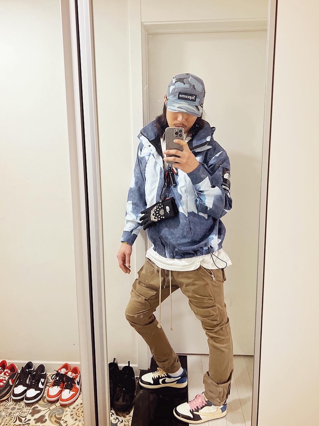 Jordan 1 x Off-White Retro High Chicago The Ten, Supreme x The North Face Cargo Jacket Multi-Color - 20SS 착용 스타일 - 3