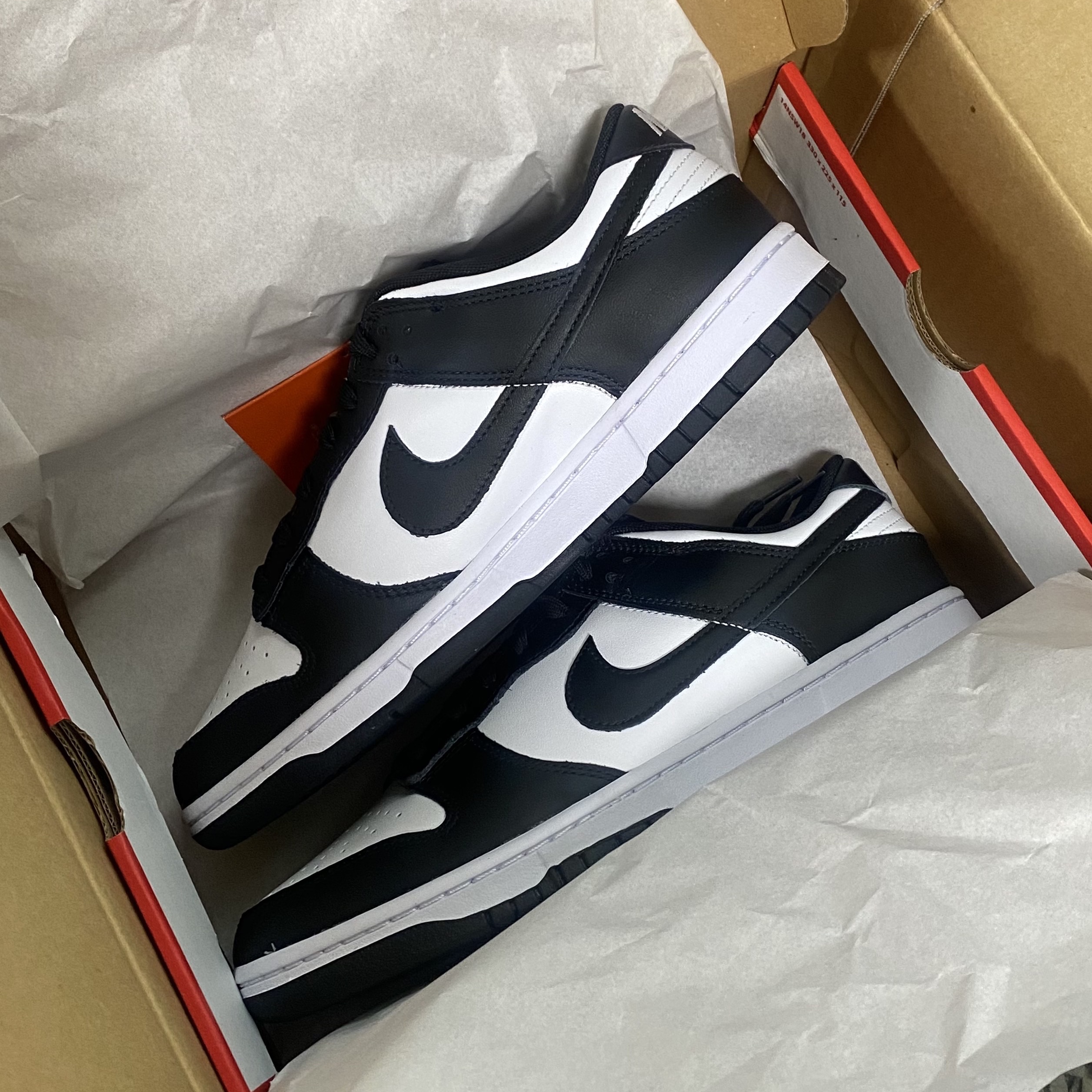 Nike Dunk Low Retro Black 착용 스타일
